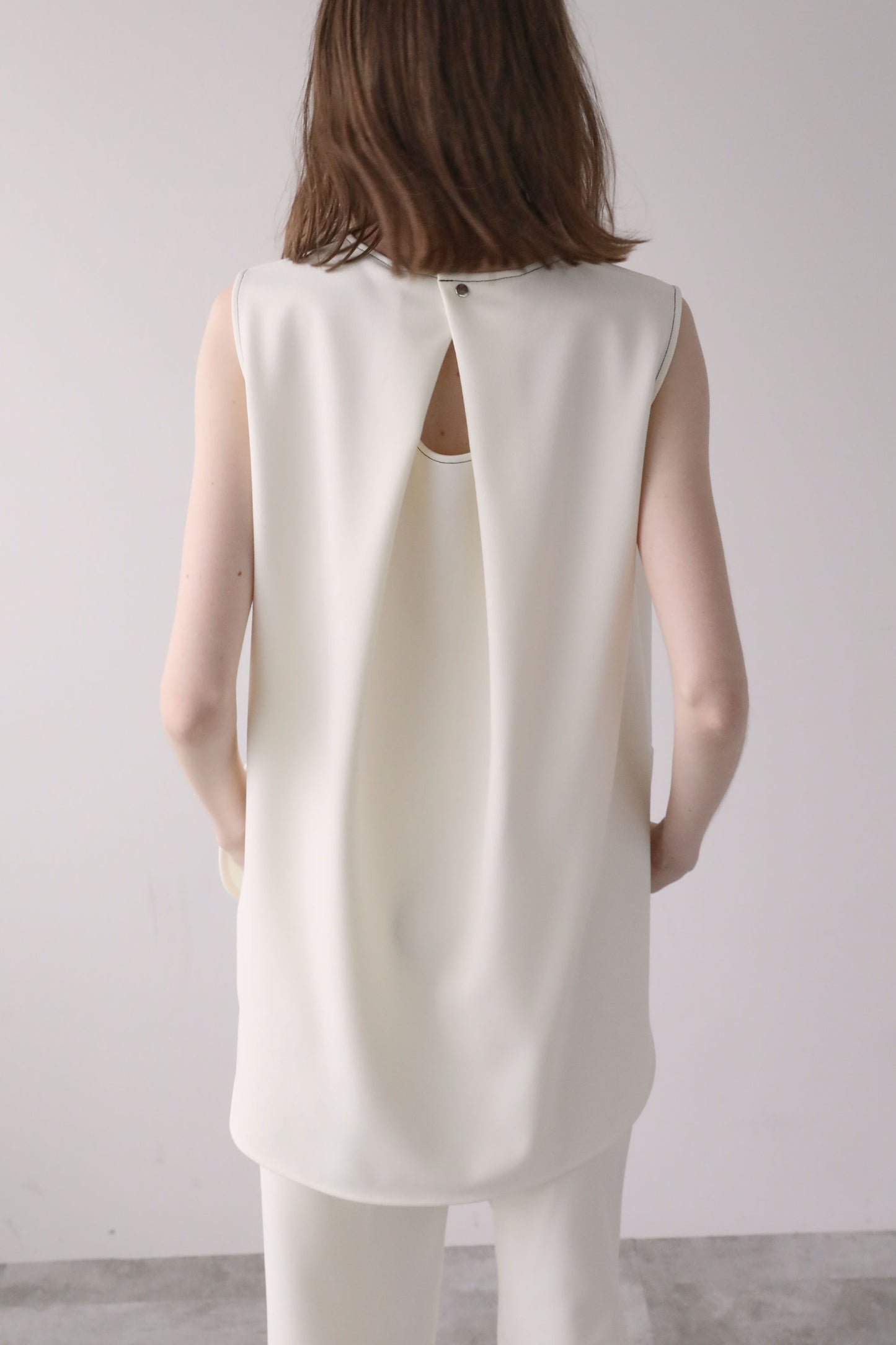 Georgette Sleeveless Top [WHITE]