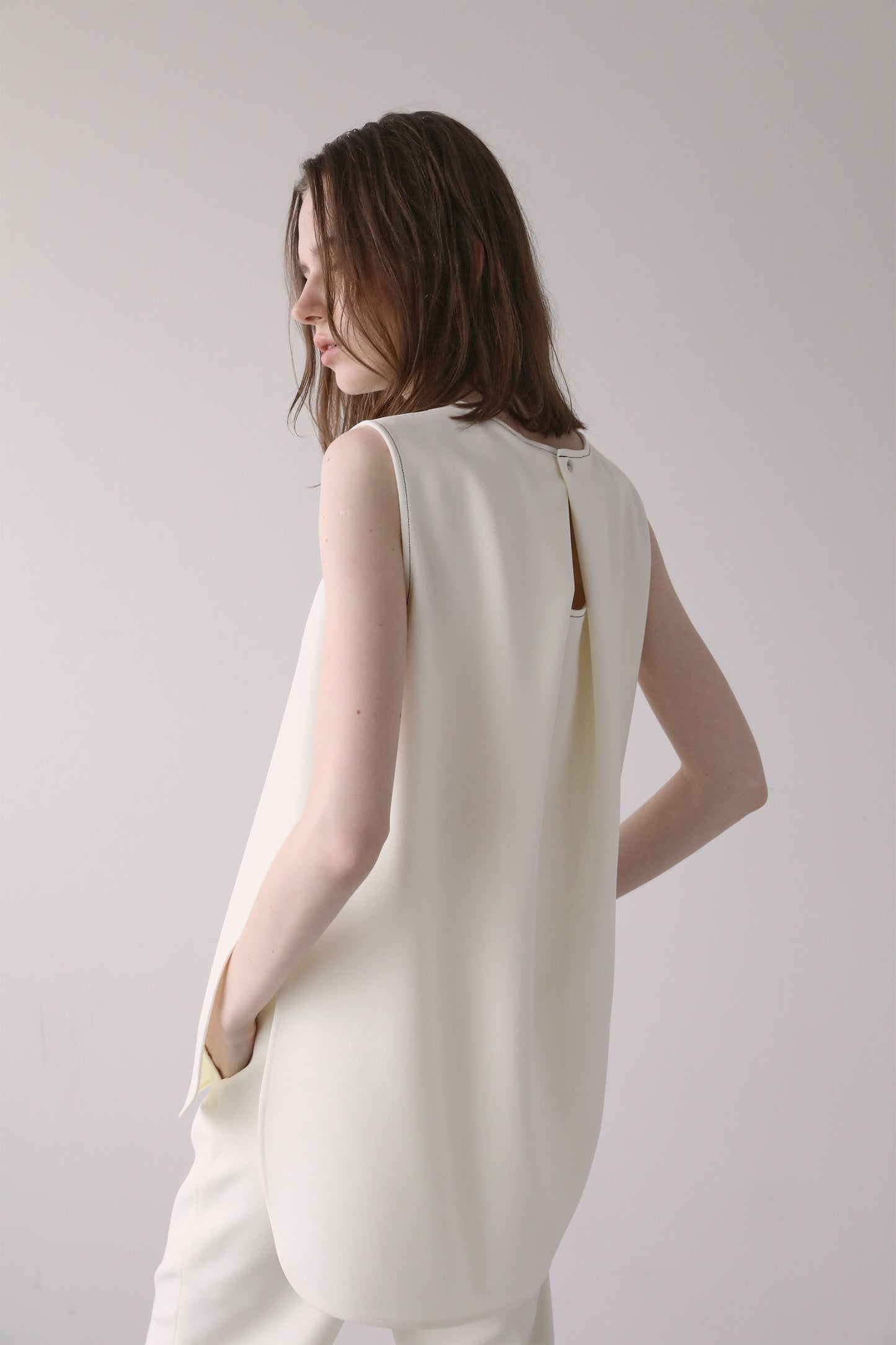 Georgette Sleeveless Top [WHITE]