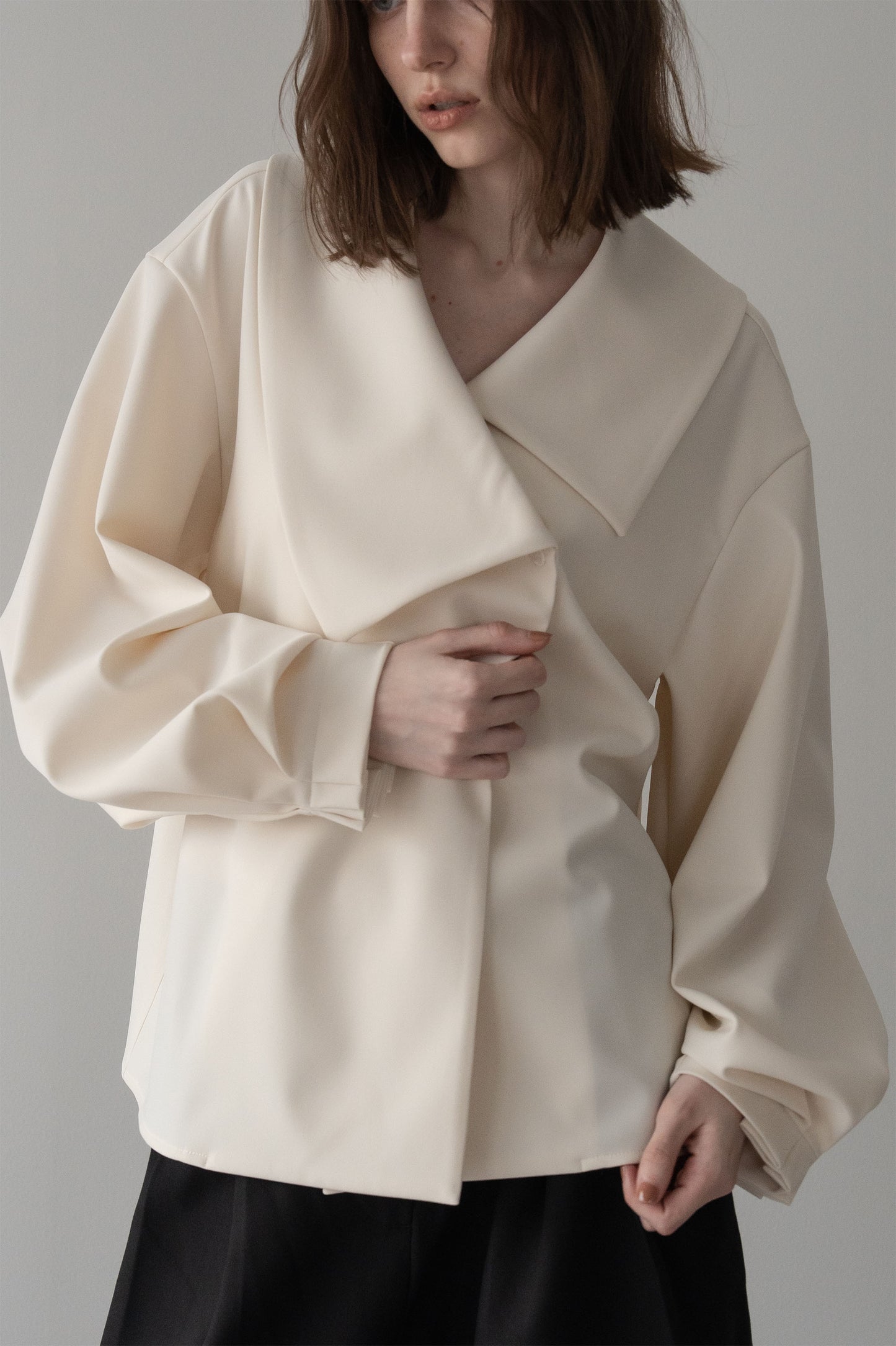 アシメントリーカラーブラウス【WHITE】