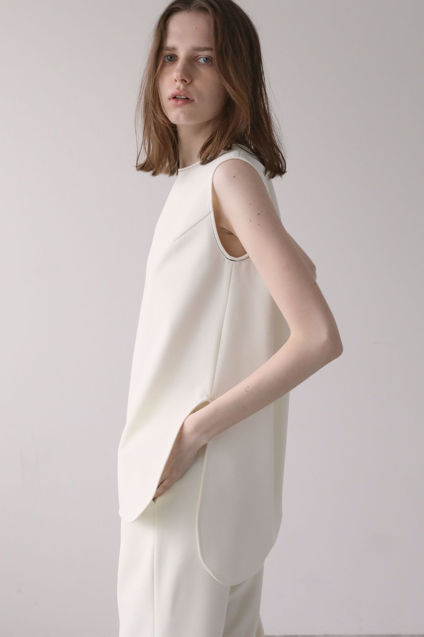 Georgette Sleeveless Top [WHITE]