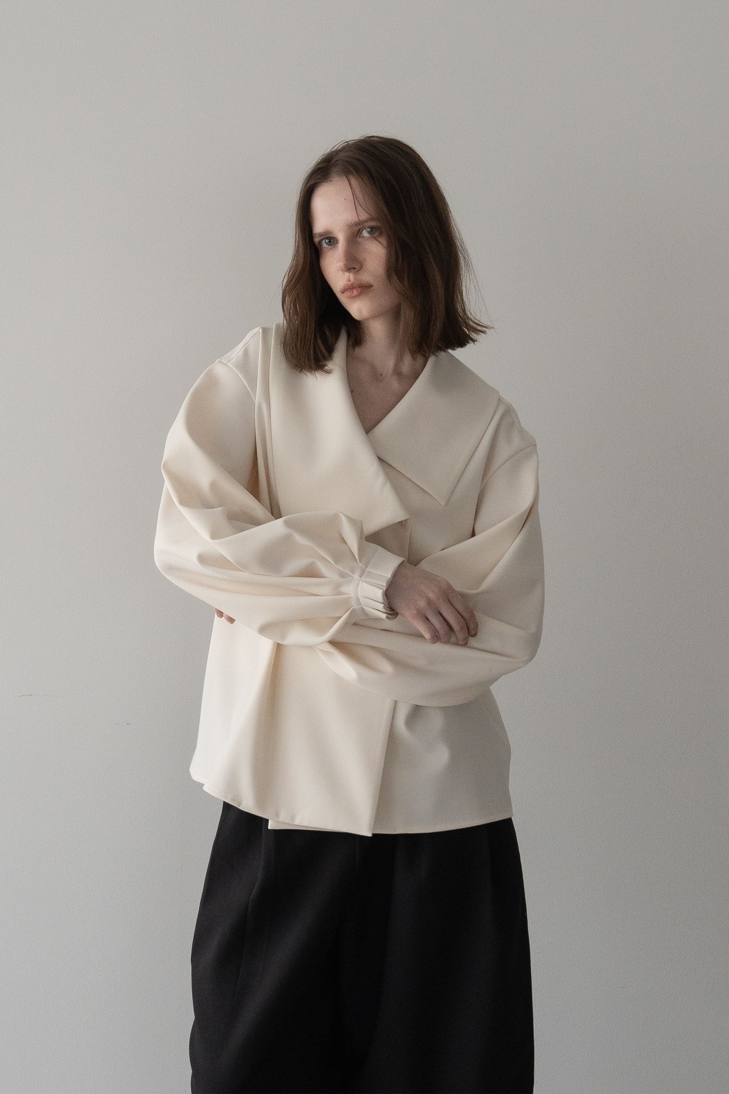 アシメントリーカラーブラウス【WHITE】