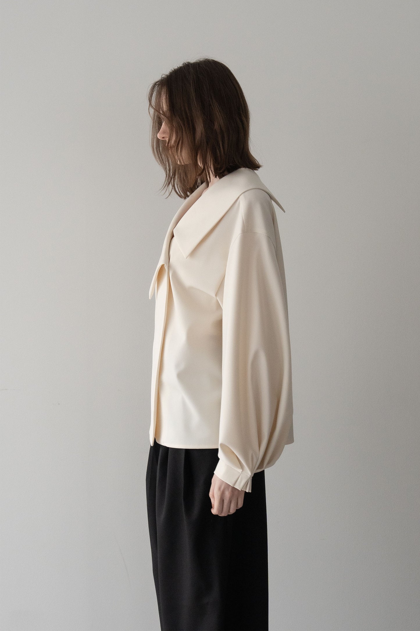 アシメントリーカラーブラウス【WHITE】