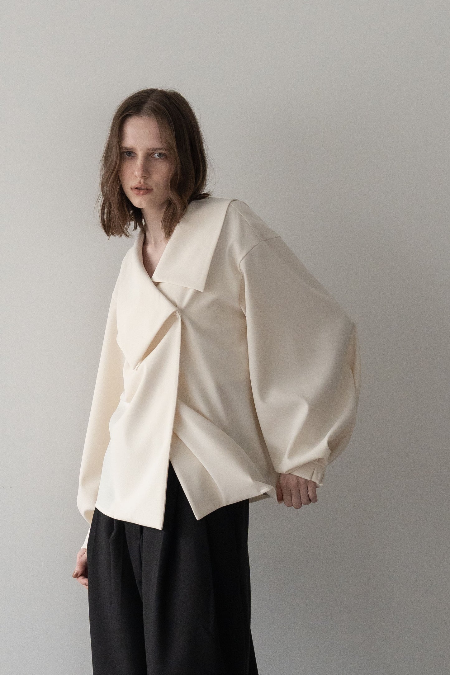 アシメントリーカラーブラウス【WHITE】