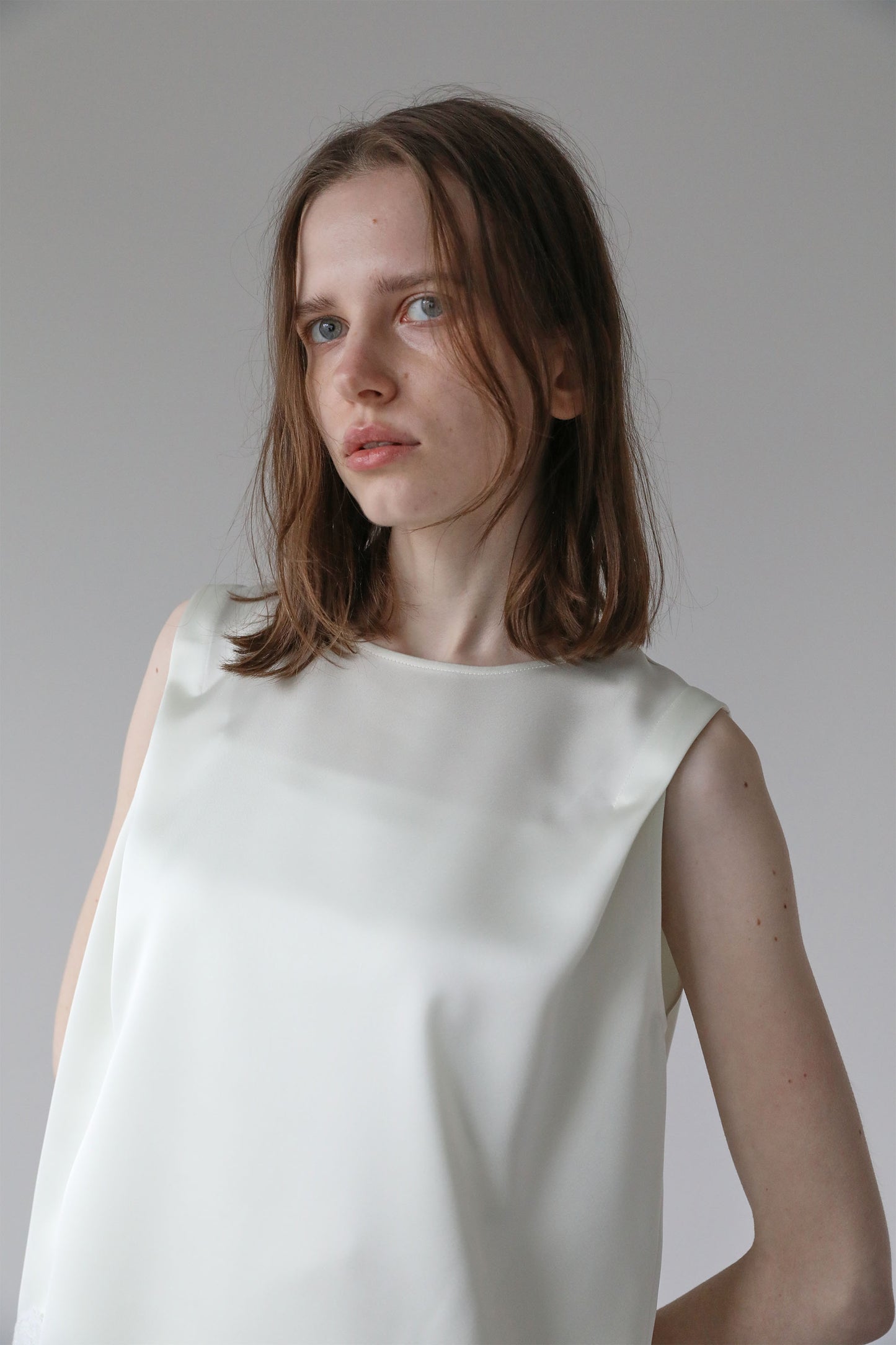 サテンレーストップス【WHITE】