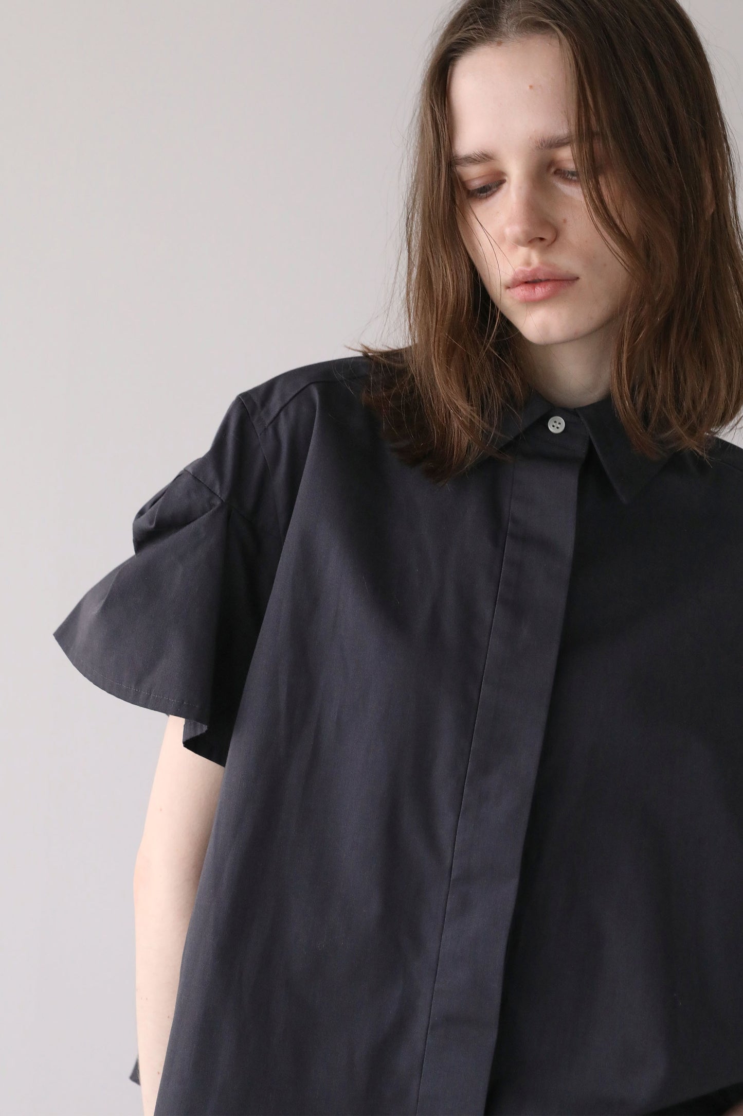 バックプリーツシャツ【BLACK】