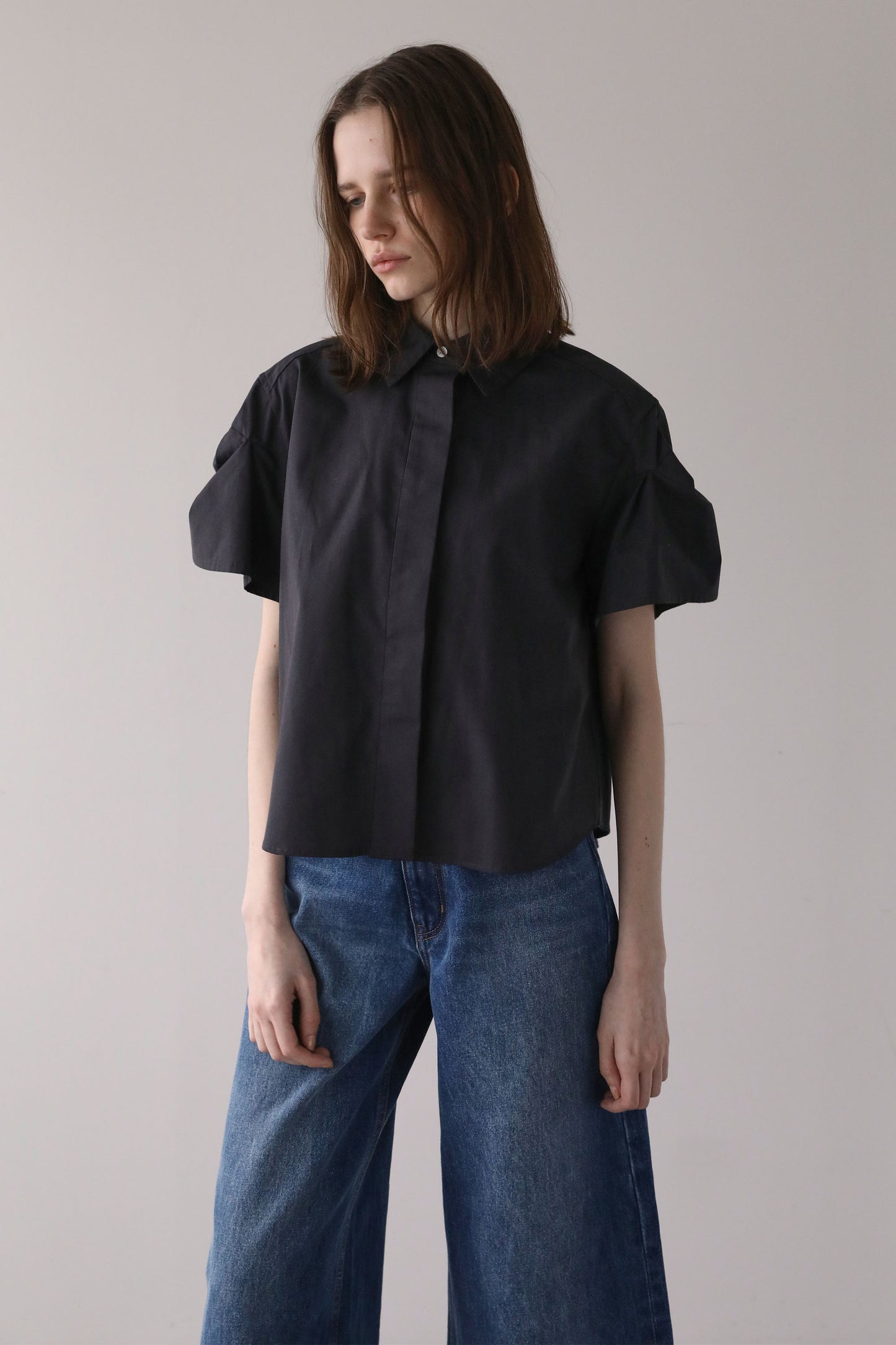 バックプリーツシャツ【BLACK】