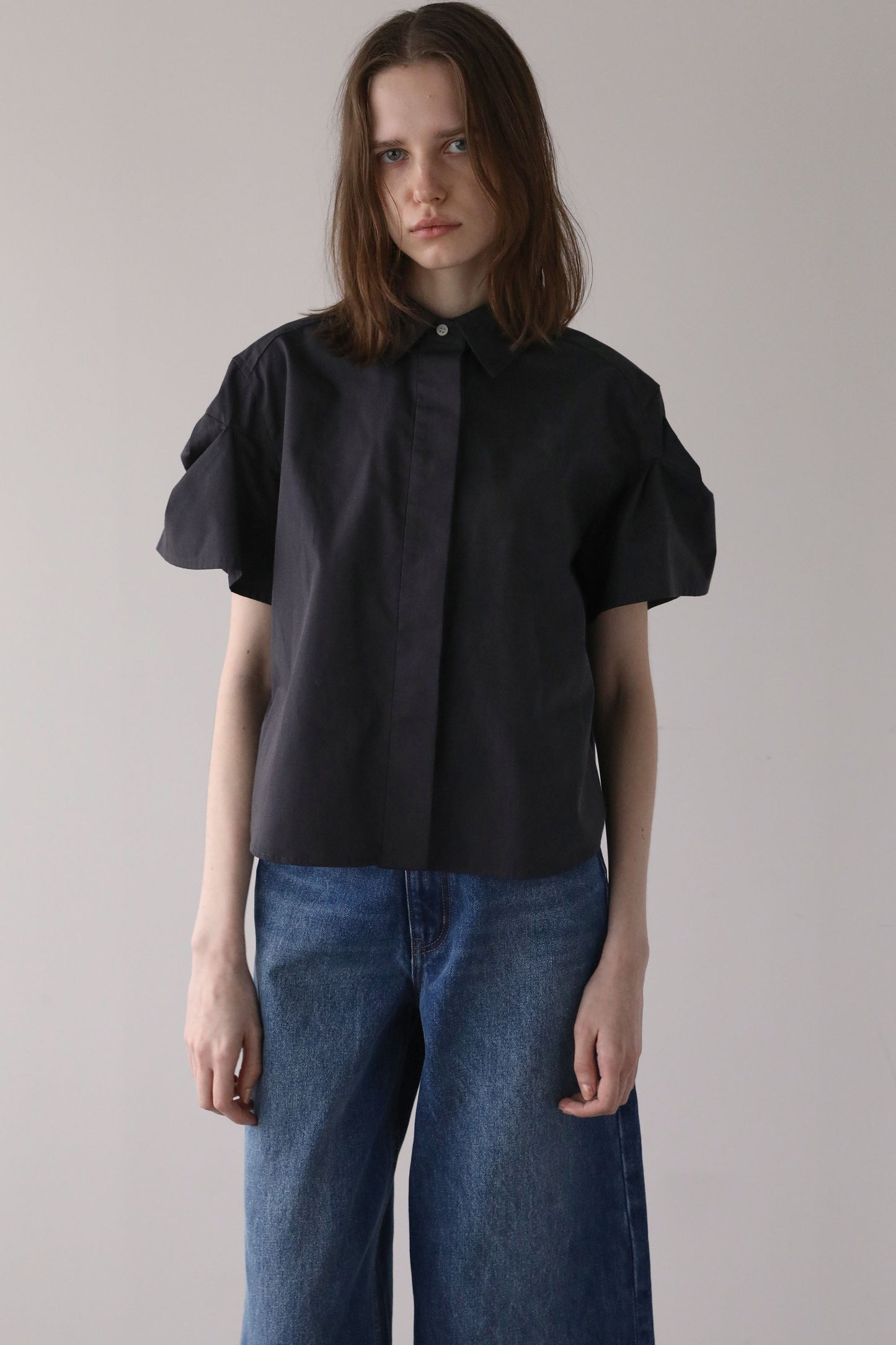 バックプリーツシャツ【BLACK】
