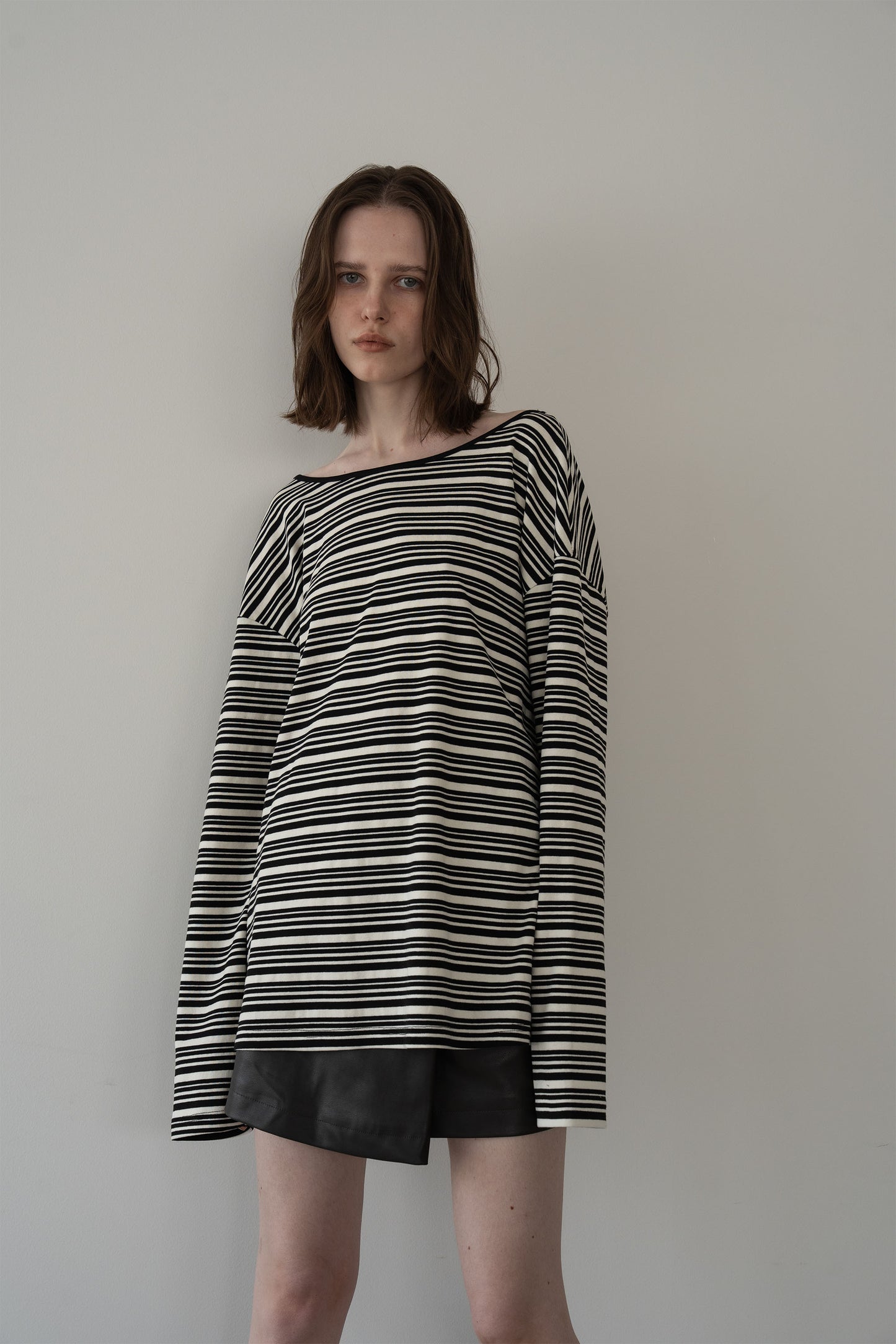 バックオープンボーダーカット【BLACK】