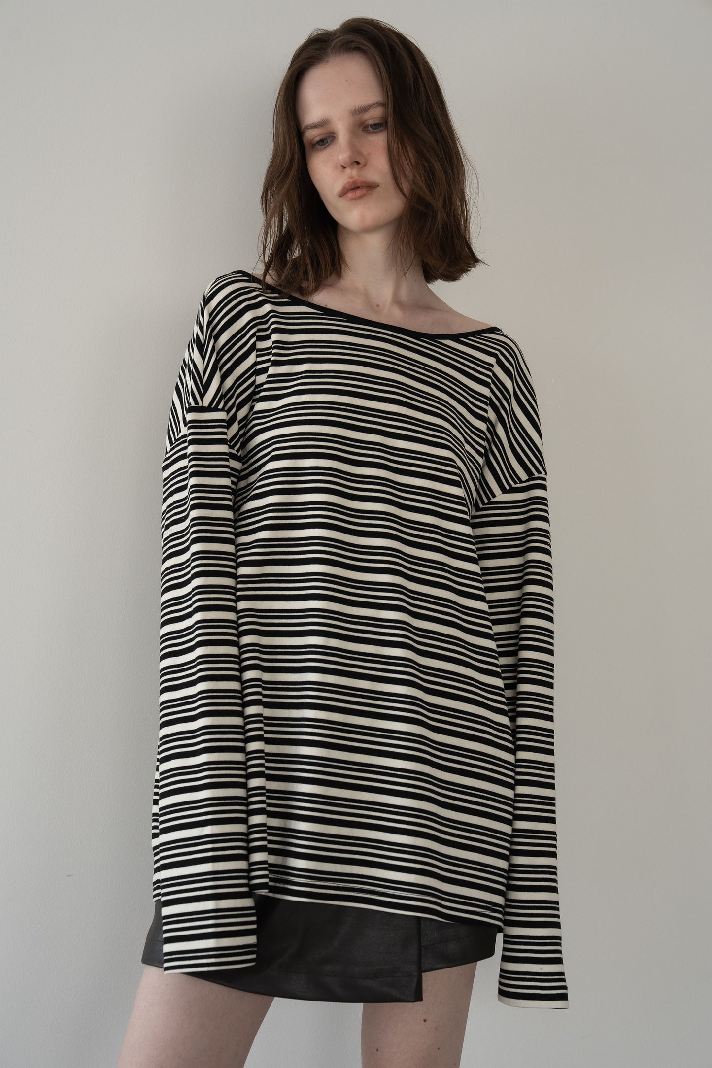 バックオープンボーダーカット【BLACK】