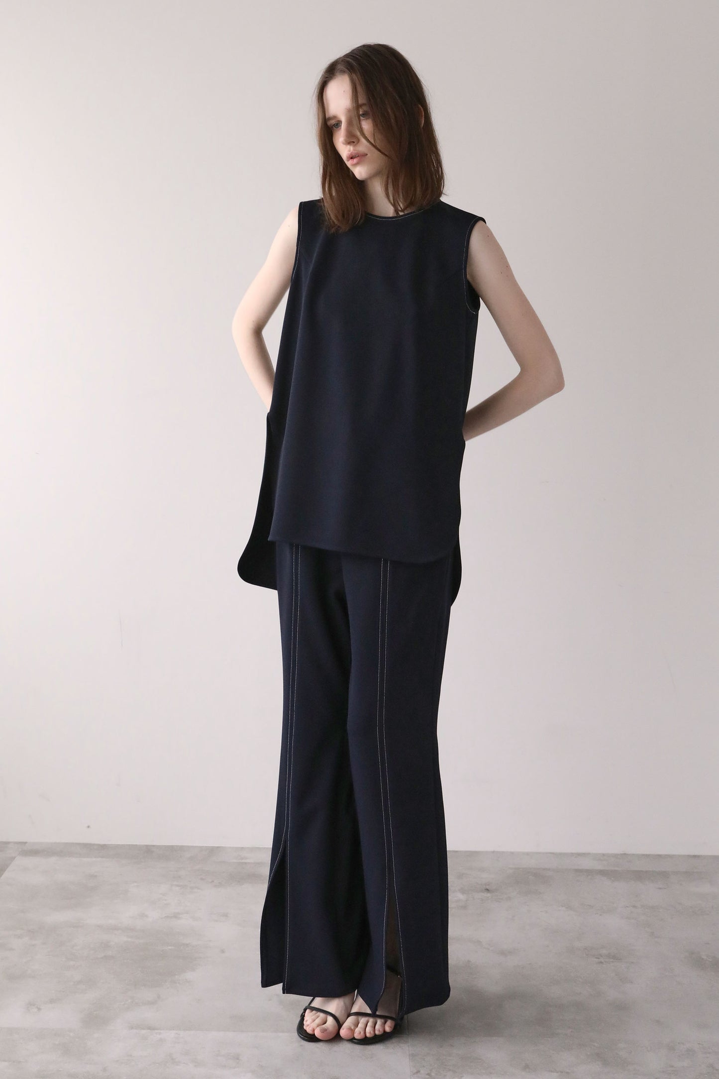 Georgette Sleeveless Top [NAVY]
