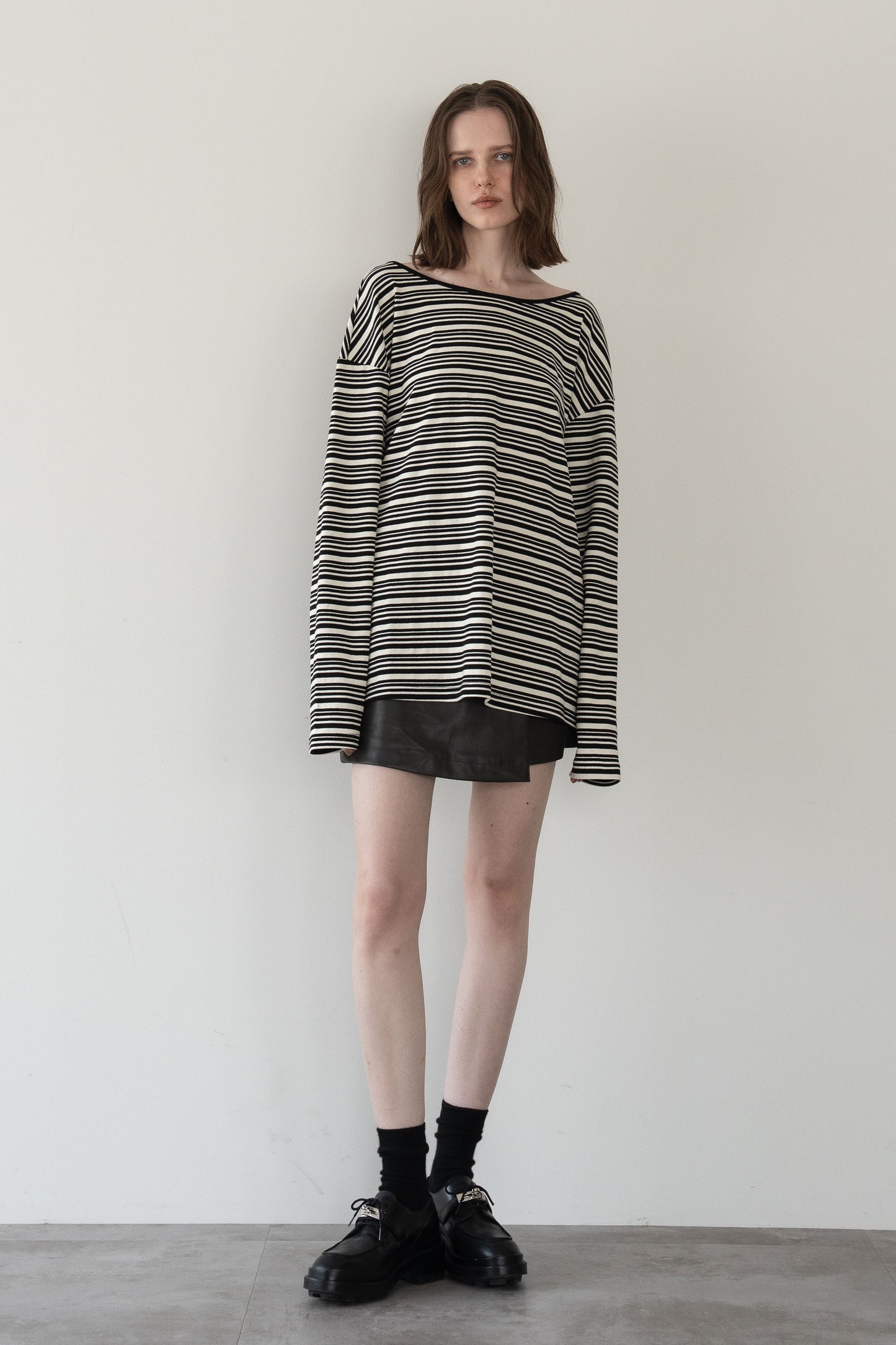 バックオープンボーダーカット【BLACK】