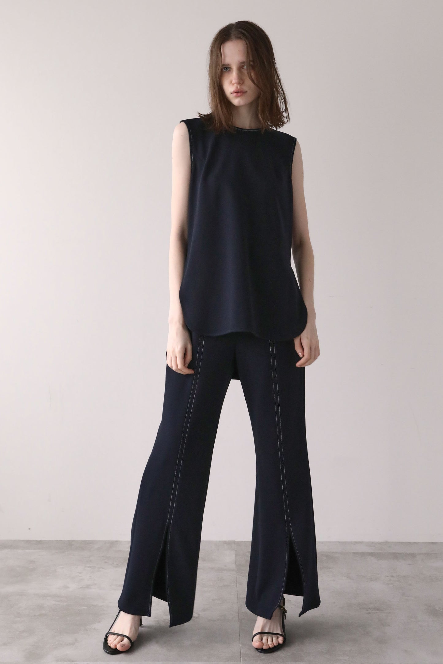 Georgette Sleeveless Top [BLACK]