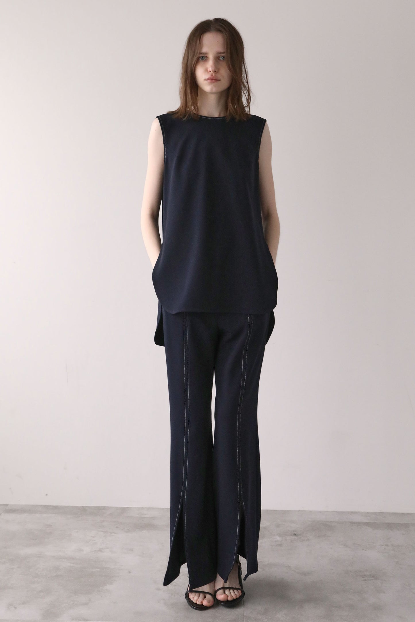 Georgette Sleeveless Top [NAVY]