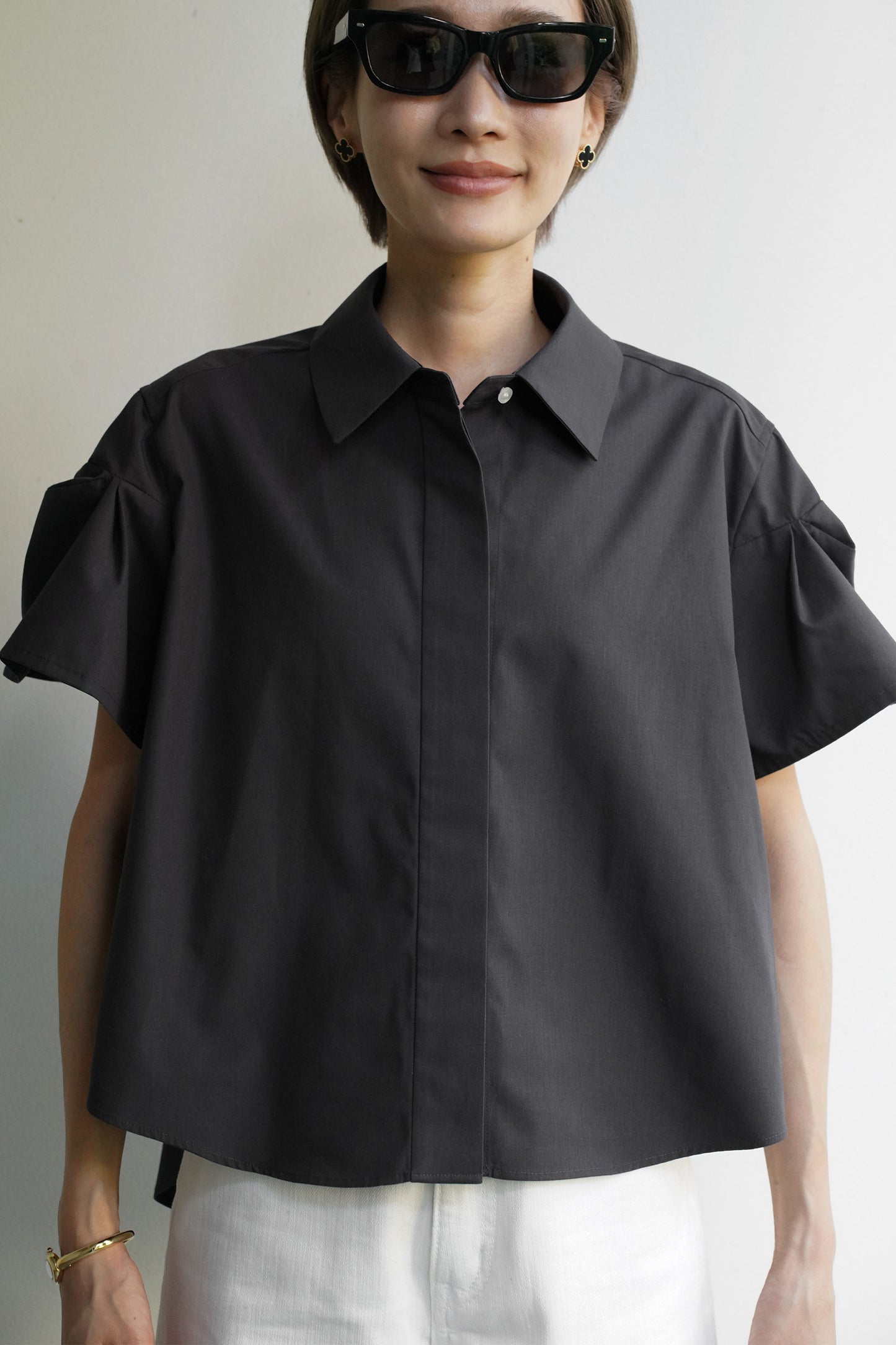 バックプリーツシャツ【BLACK】