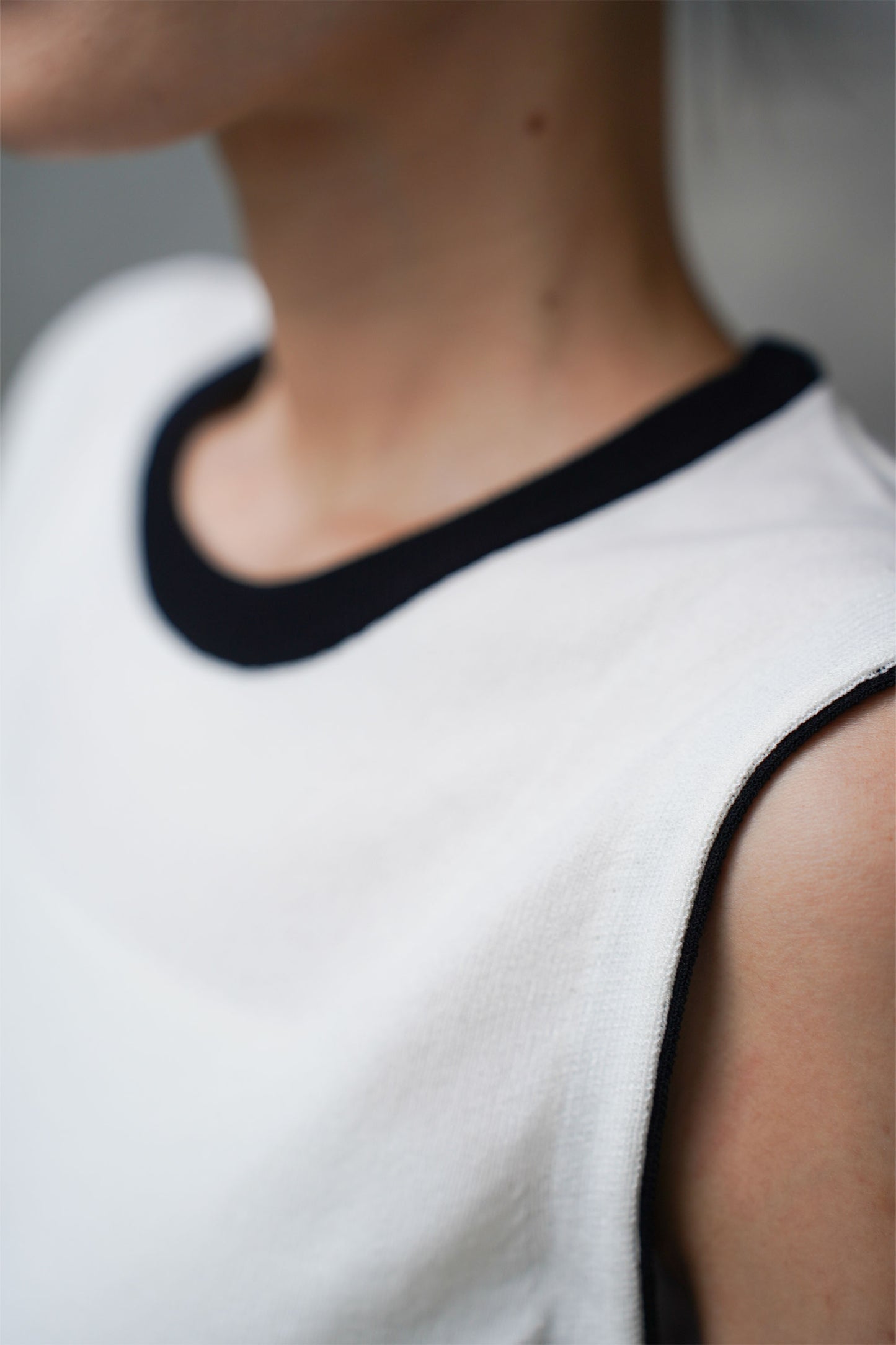 バイカラーネックニット【WHITE】