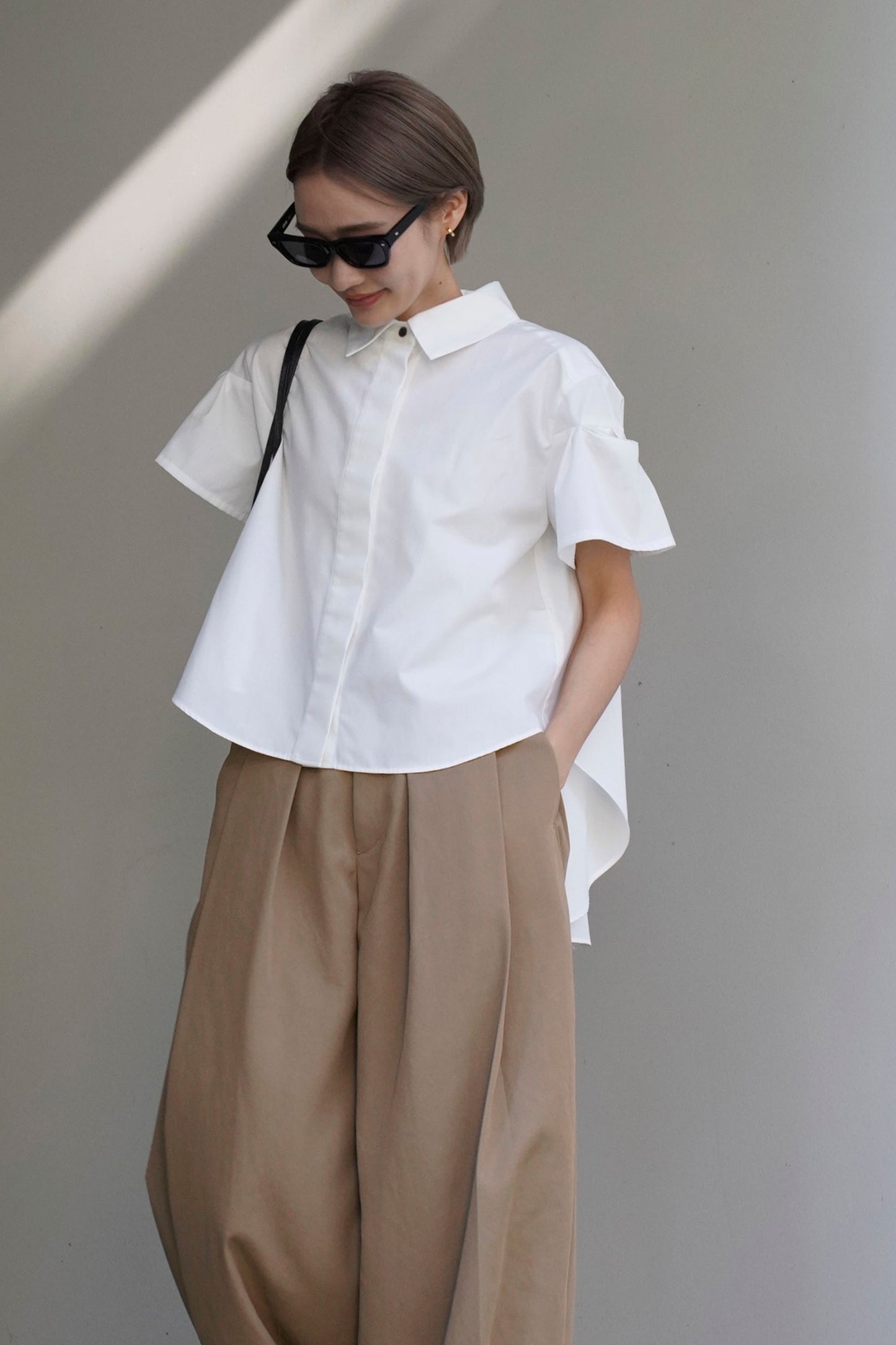 バックプリーツシャツ【WHITE】