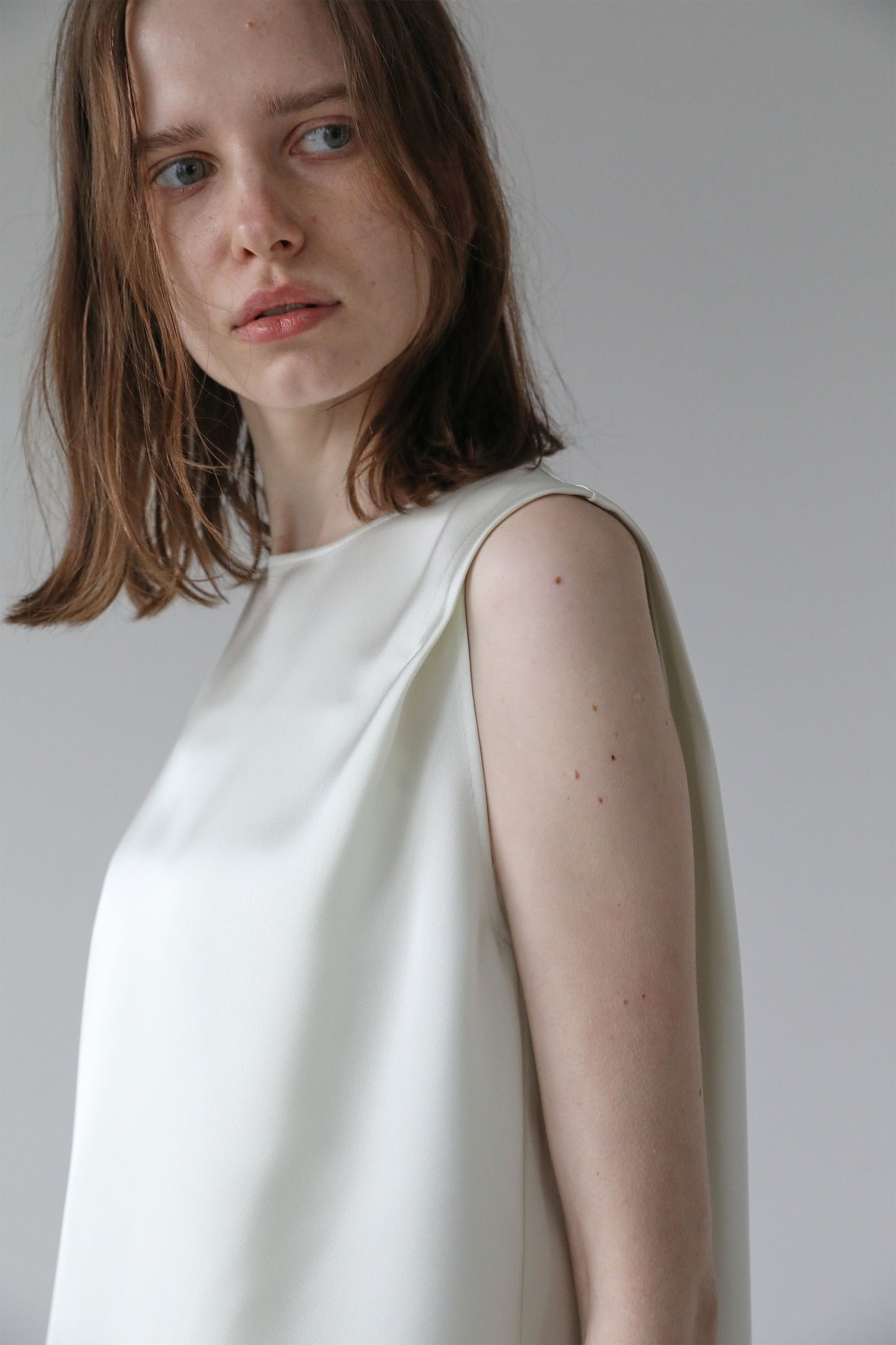 サテンレーストップス【WHITE】