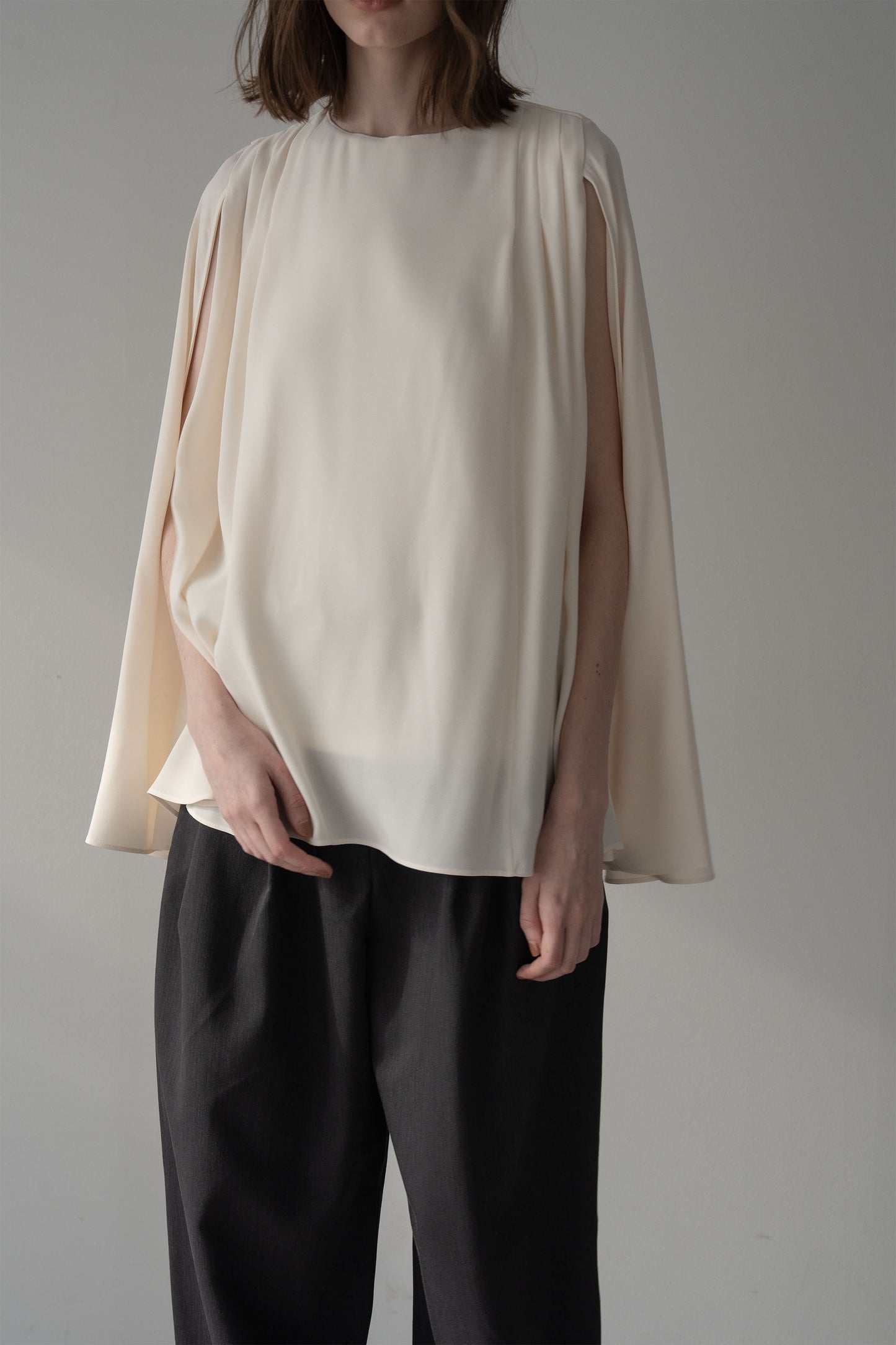 ポンチョブラウス【WHITE】