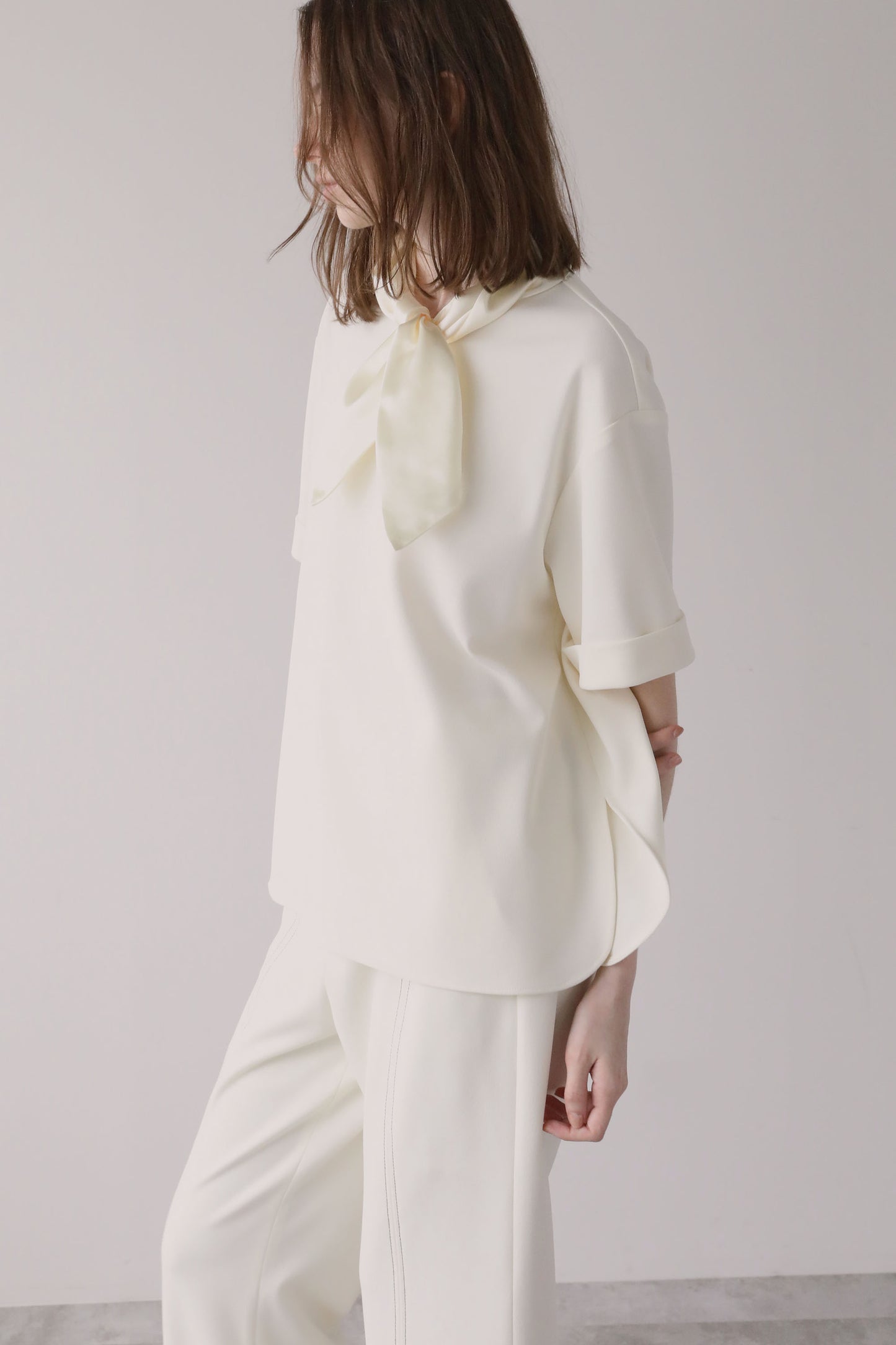 【予約販売5月末配送】ジョーゼットサテンカラートップス【WHITE】