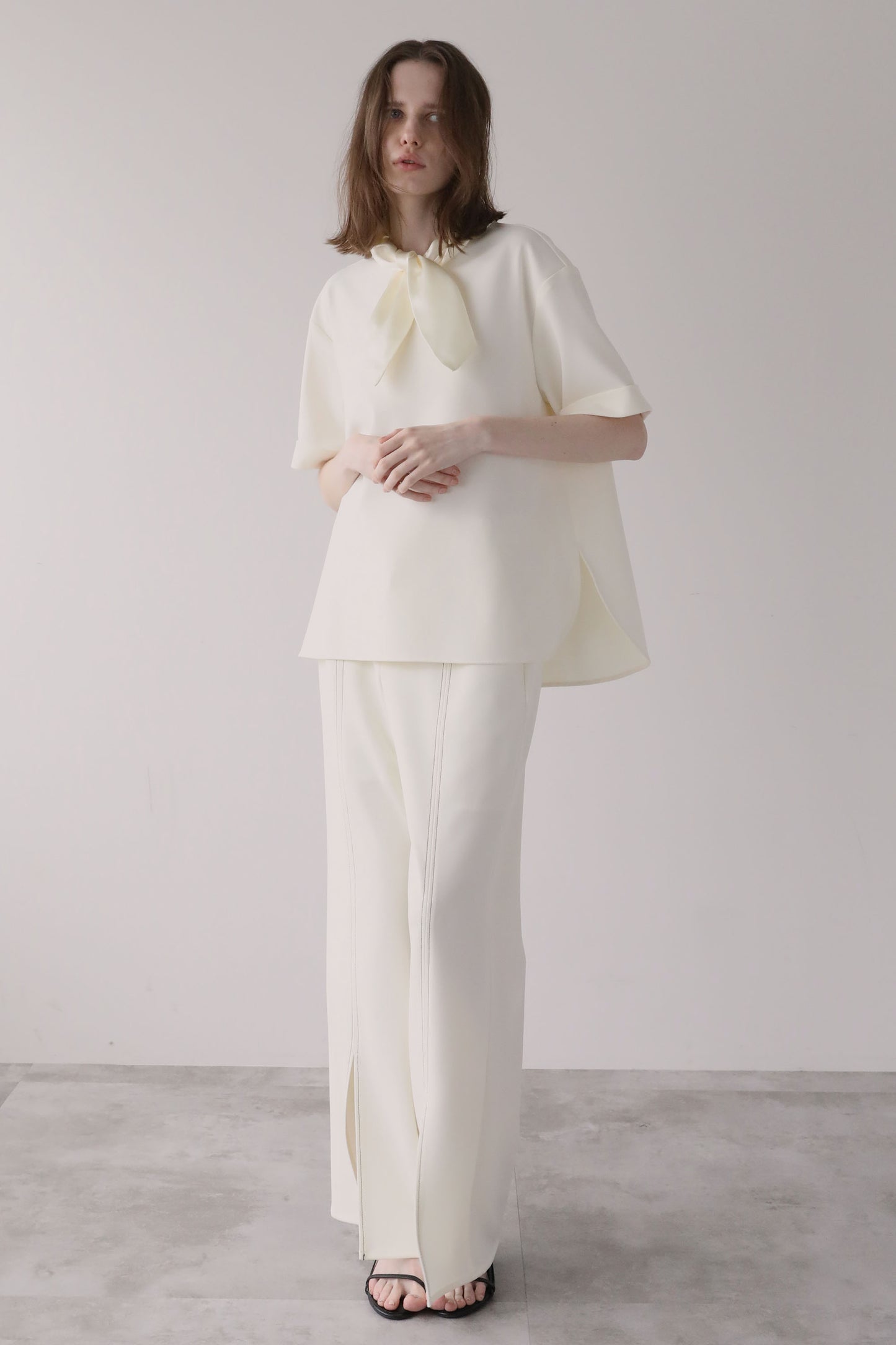 【予約販売5月末配送】ジョーゼットサテンカラートップス【WHITE】