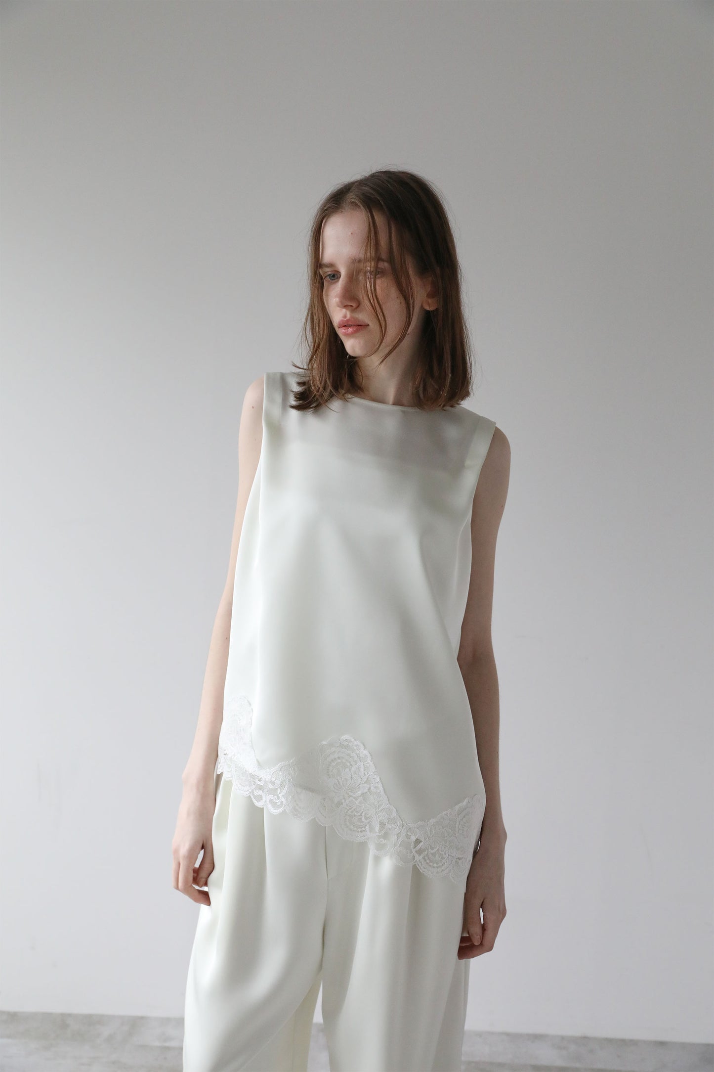 サテンレーストップス【WHITE】