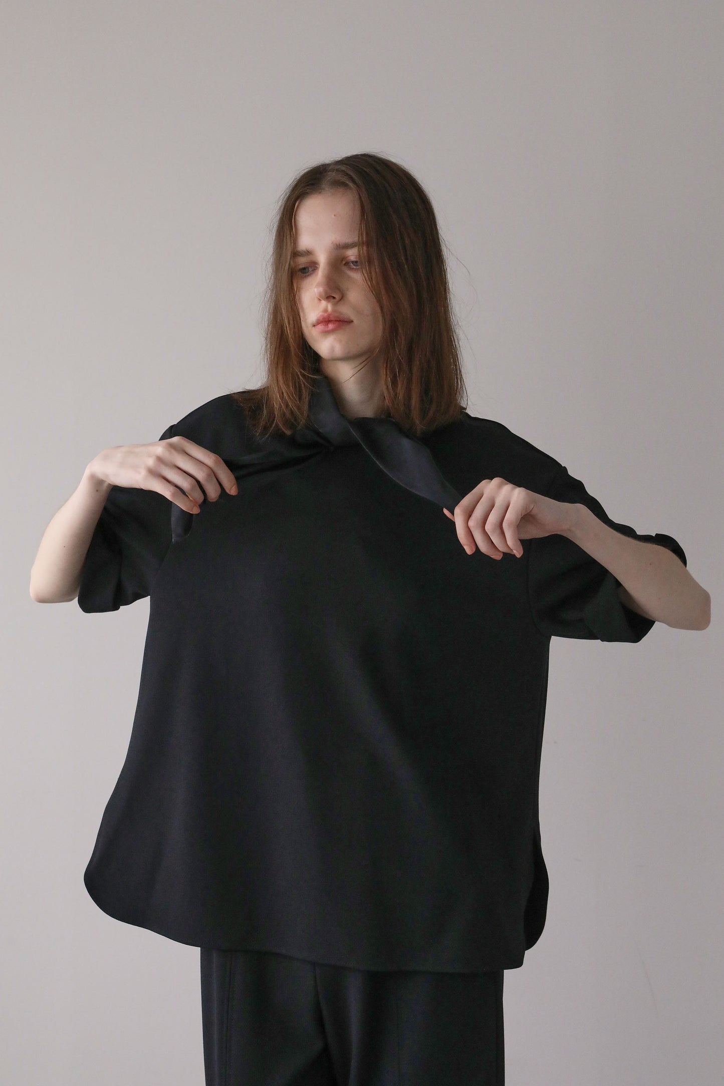 【予約販売5月末配送】ジョーゼットサテンカラートップス【BLACK】