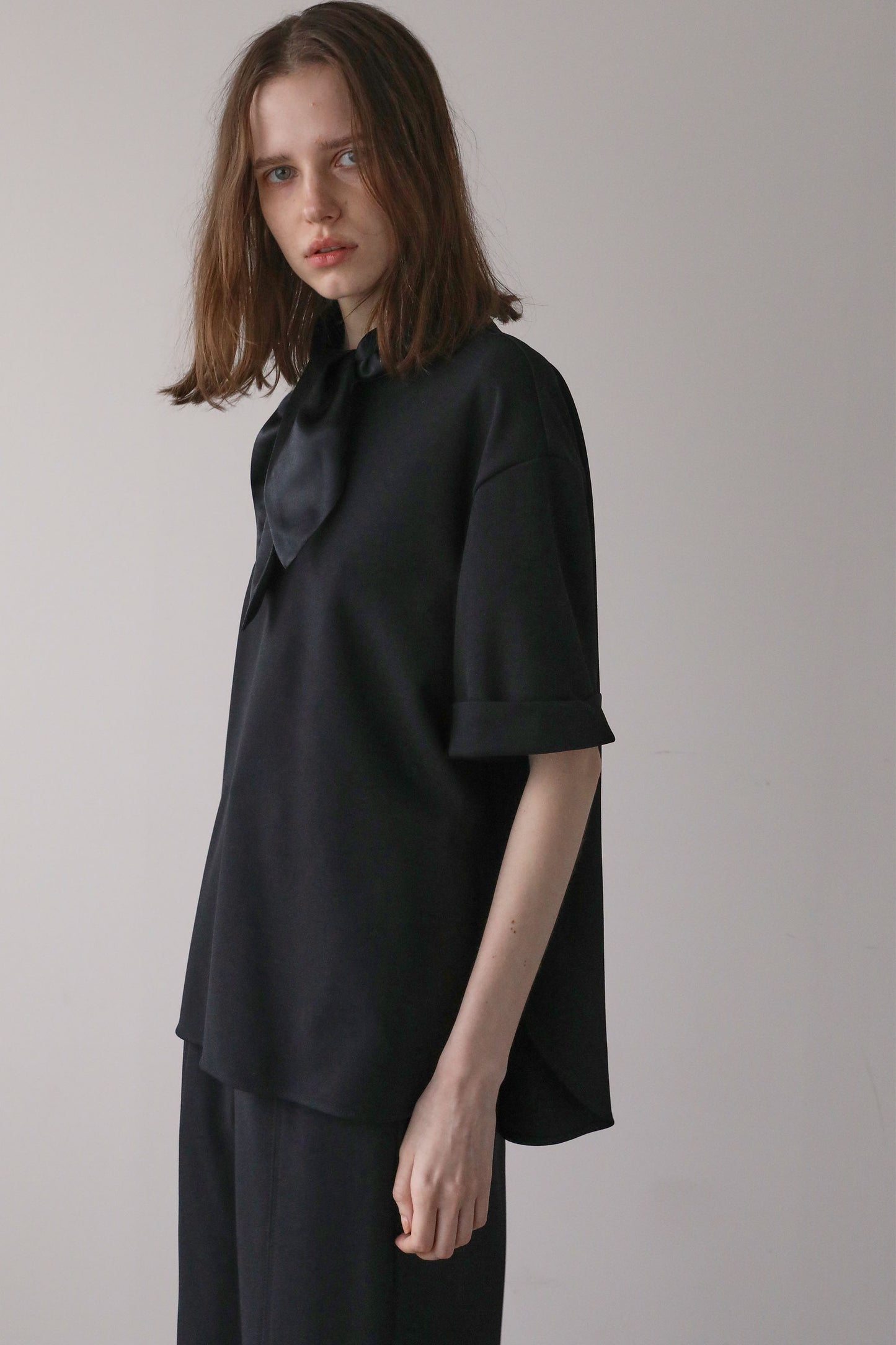 【予約販売5月末配送】ジョーゼットサテンカラートップス【BLACK】