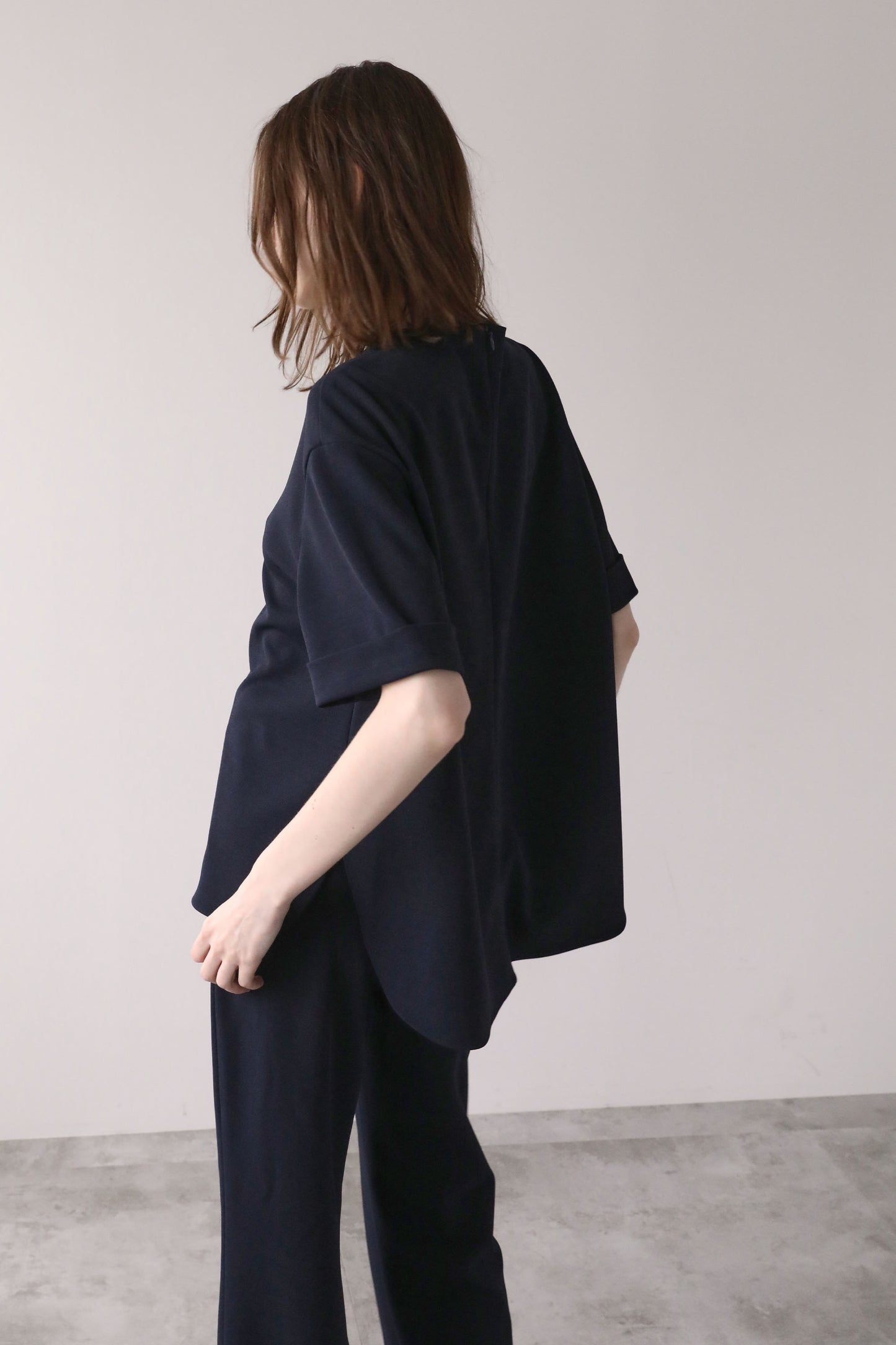 【予約販売5月末配送】ジョーゼットサテンカラートップス【NAVY】