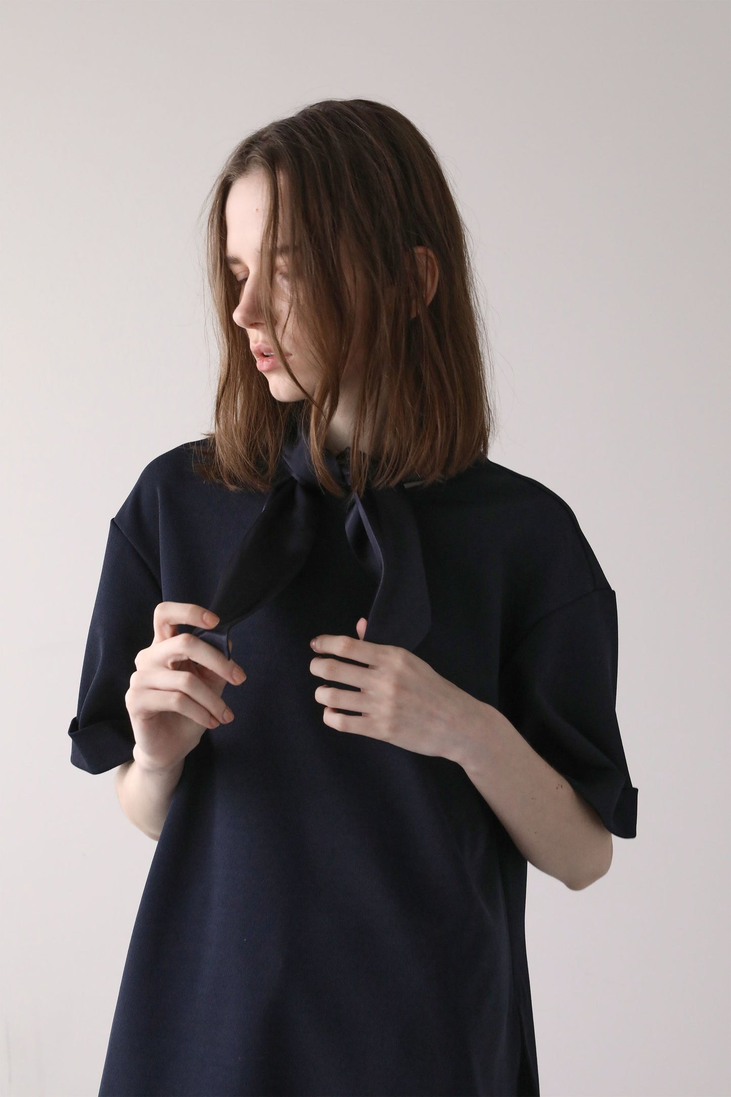 【予約販売5月末配送】ジョーゼットサテンカラートップス【NAVY】