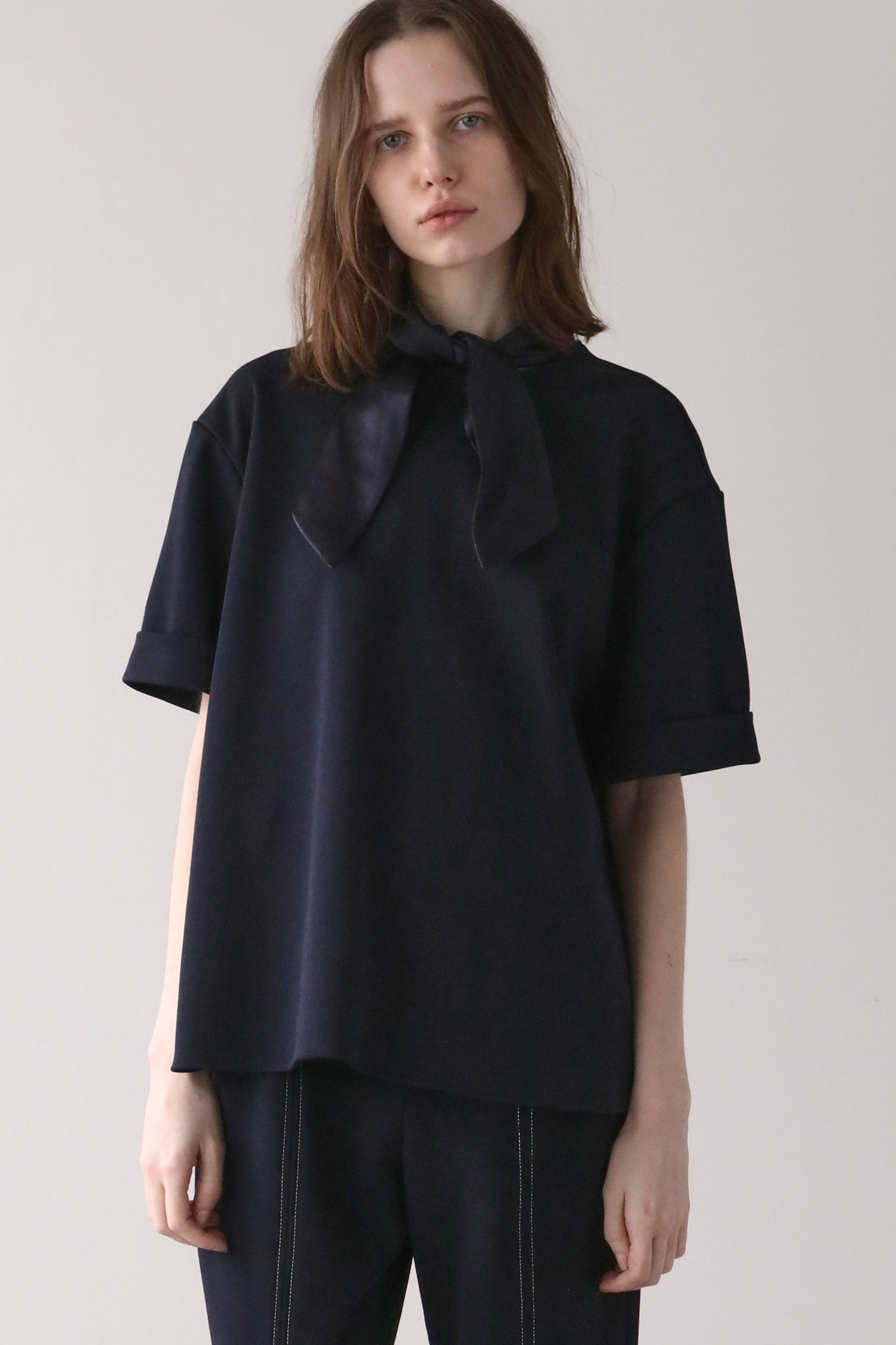 予約販売5月末配送】ジョーゼットサテンカラートップス【NAVY】 – ELLIE