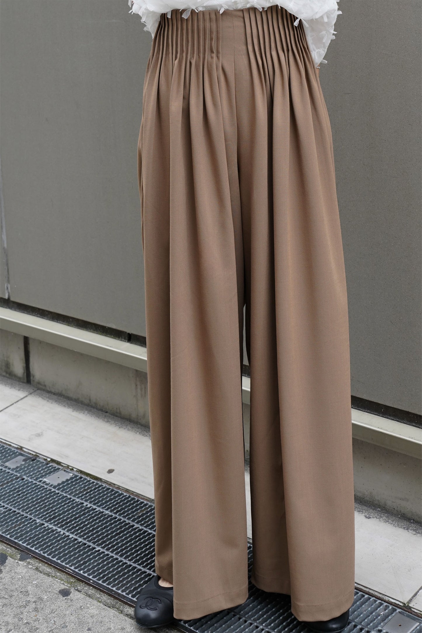 【予約販売8月末配送】プリーツワイドパンツ【BEIGE】