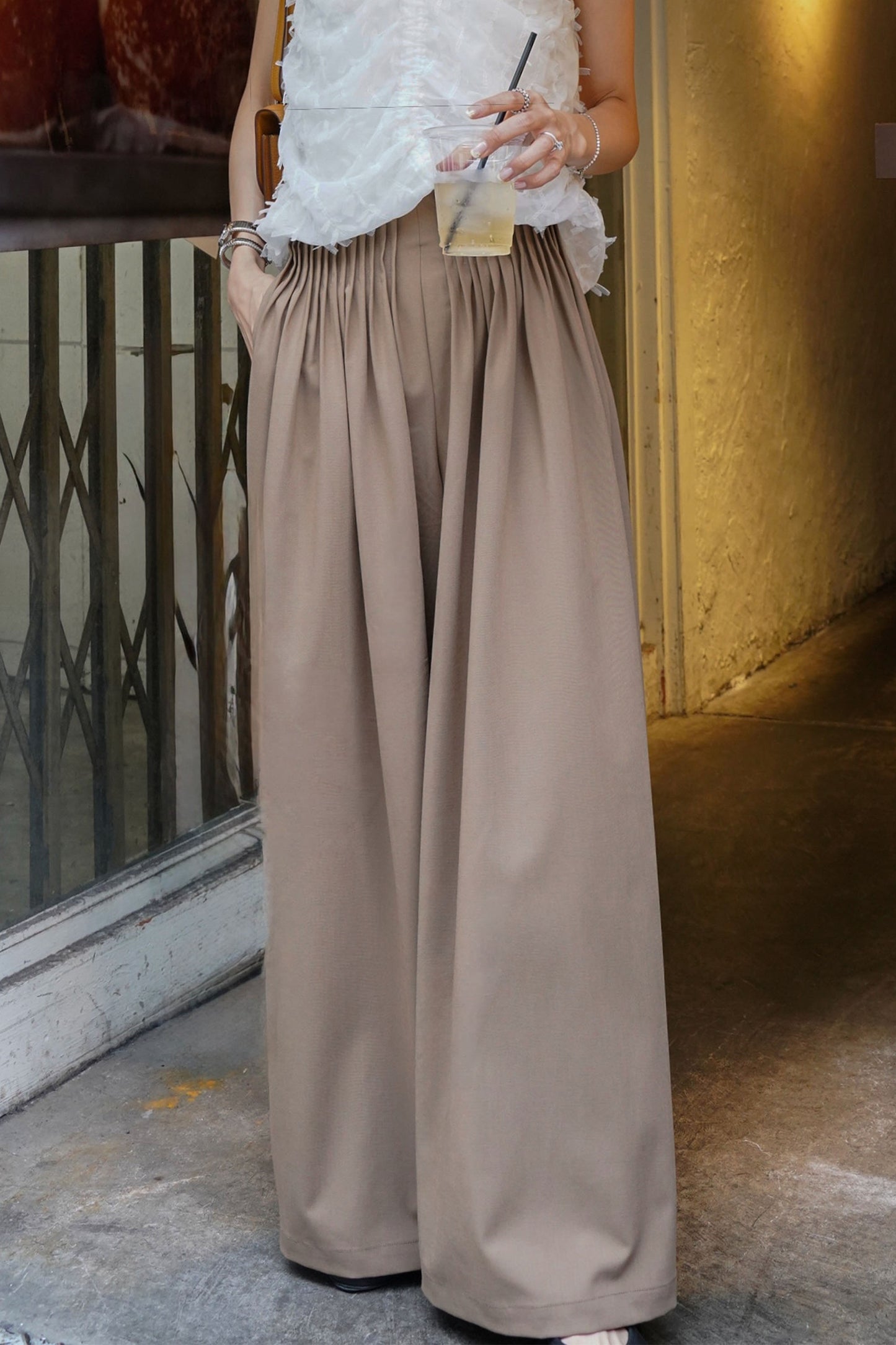 【予約販売8月末配送】プリーツワイドパンツ【BEIGE】