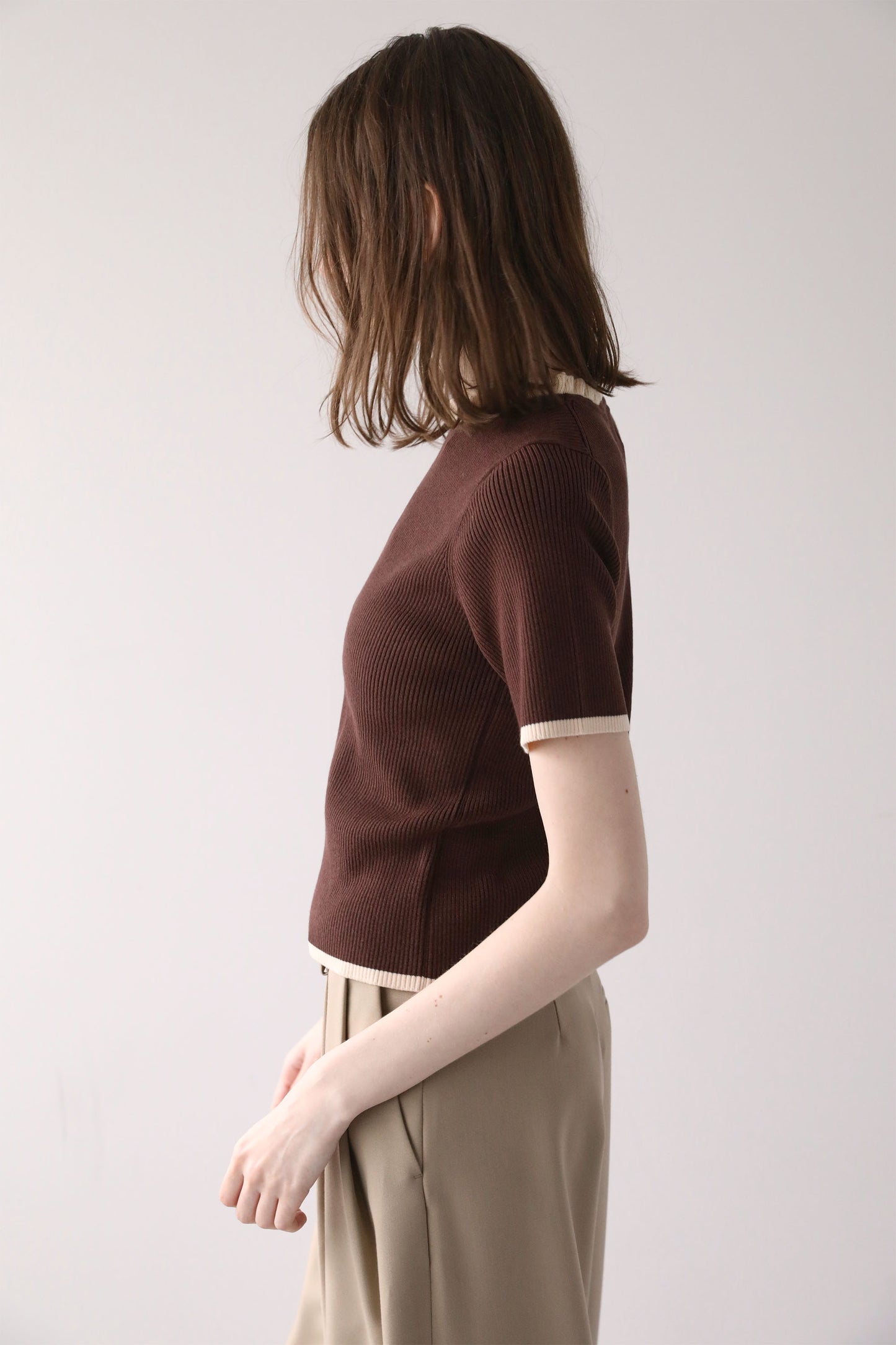 ハーフスリーブフリルニット【BROWN】