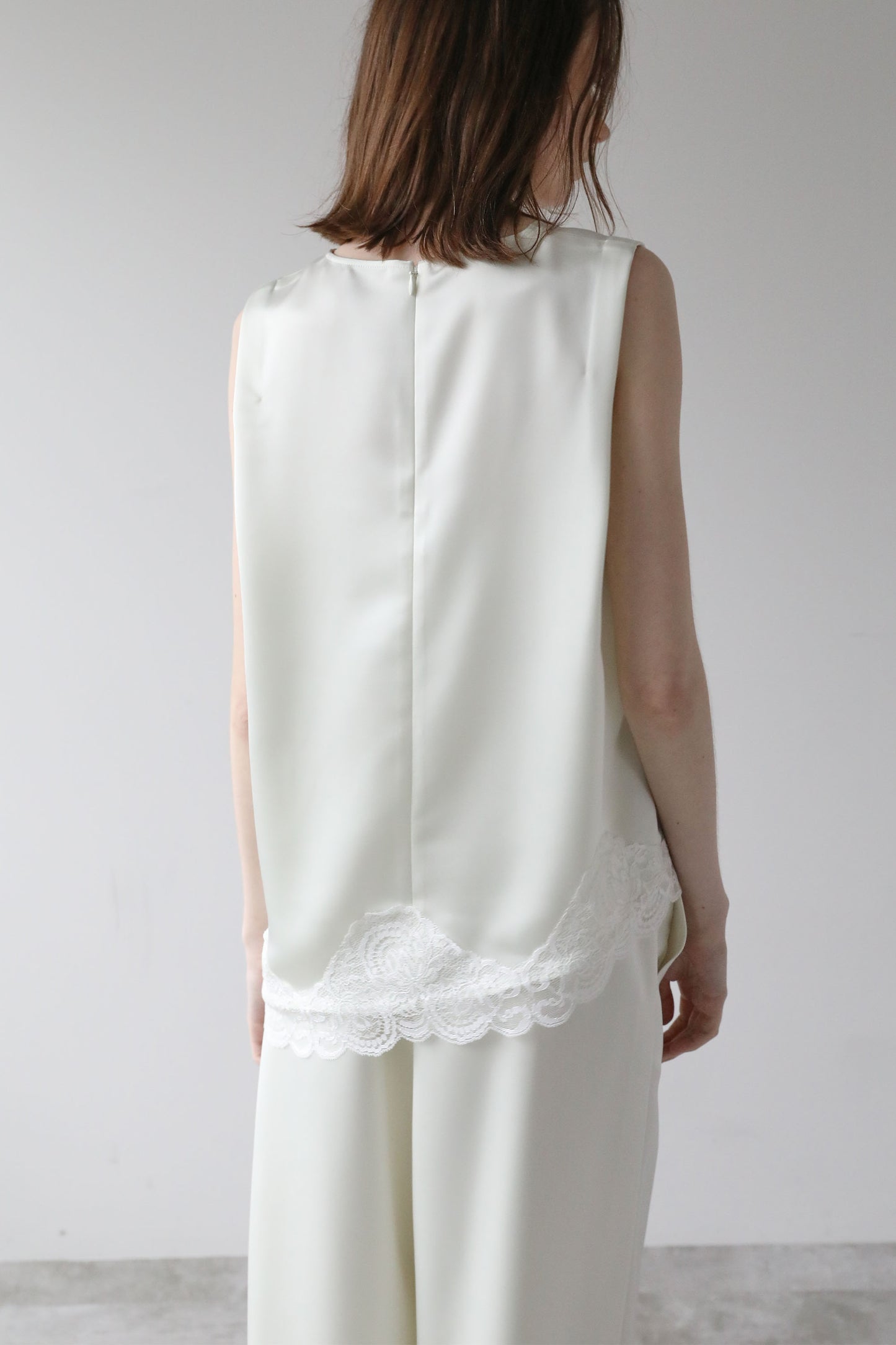 サテンレーストップス【WHITE】