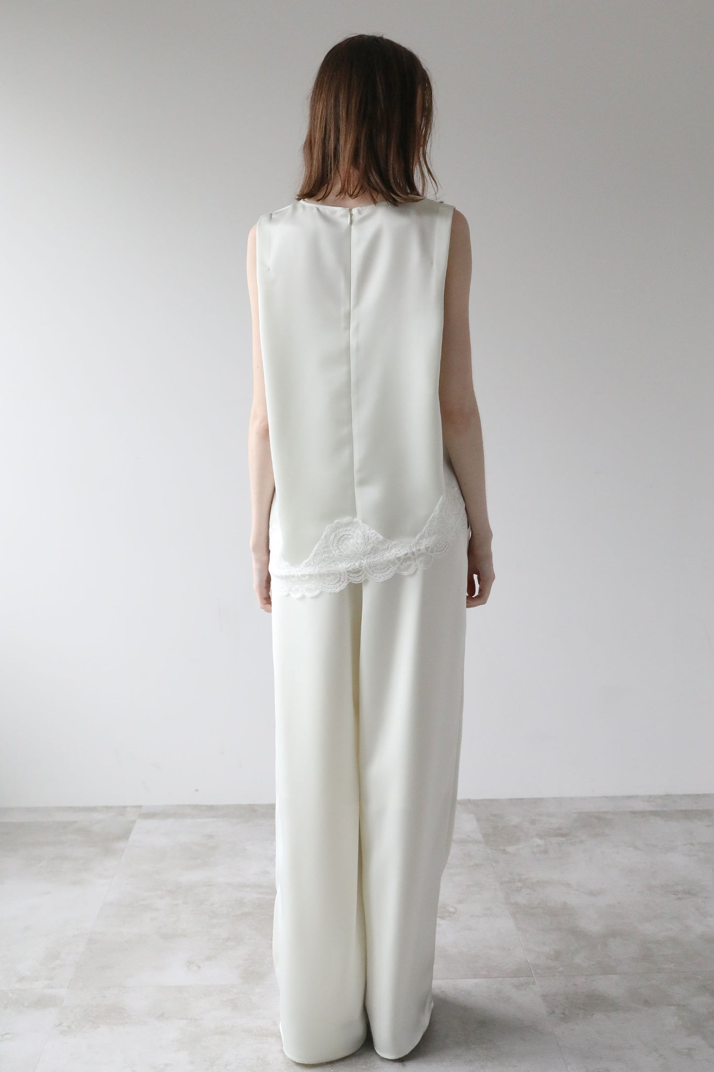 サテンレーストップス【WHITE】