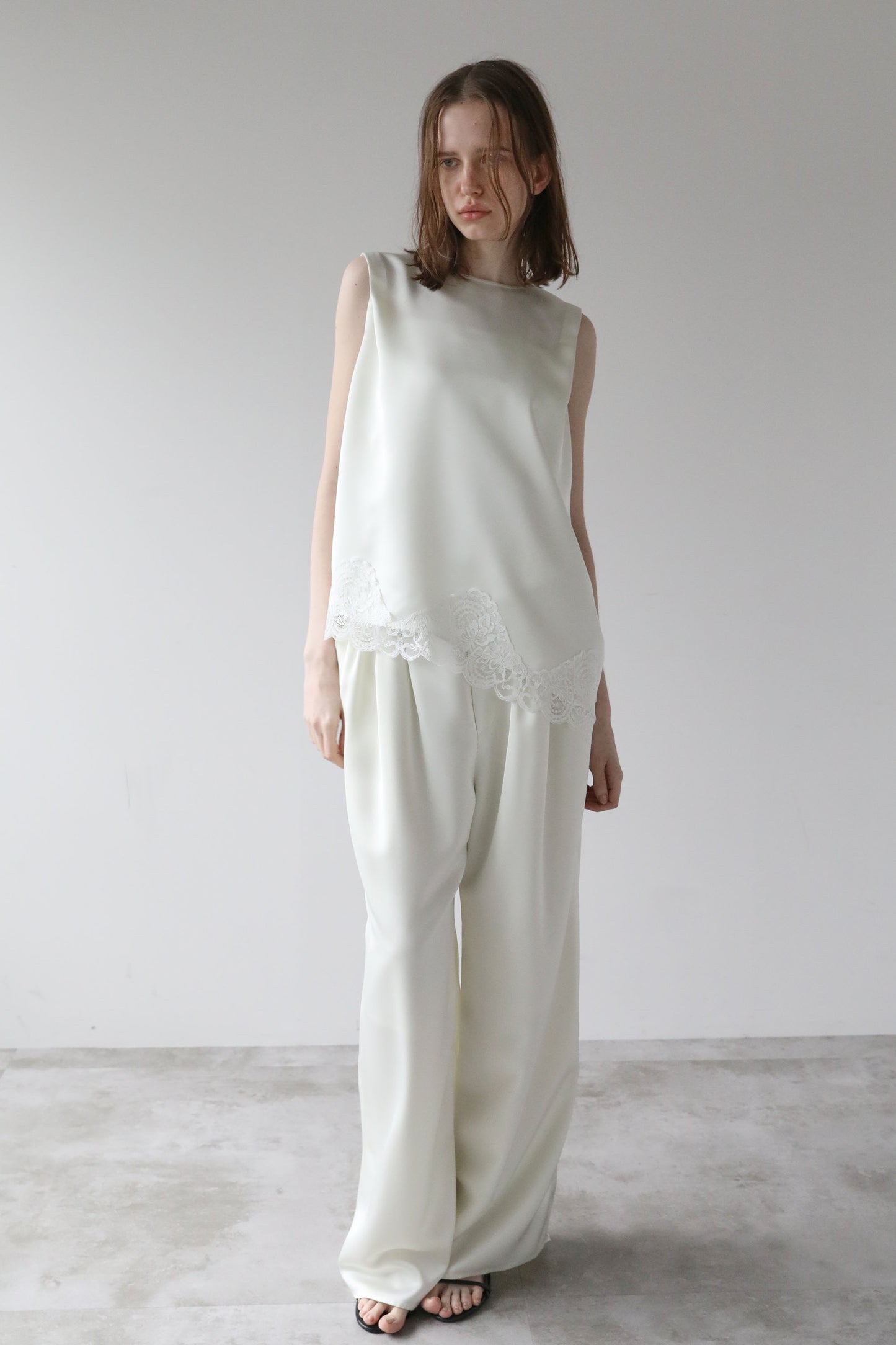 サテンレーストップス【WHITE】