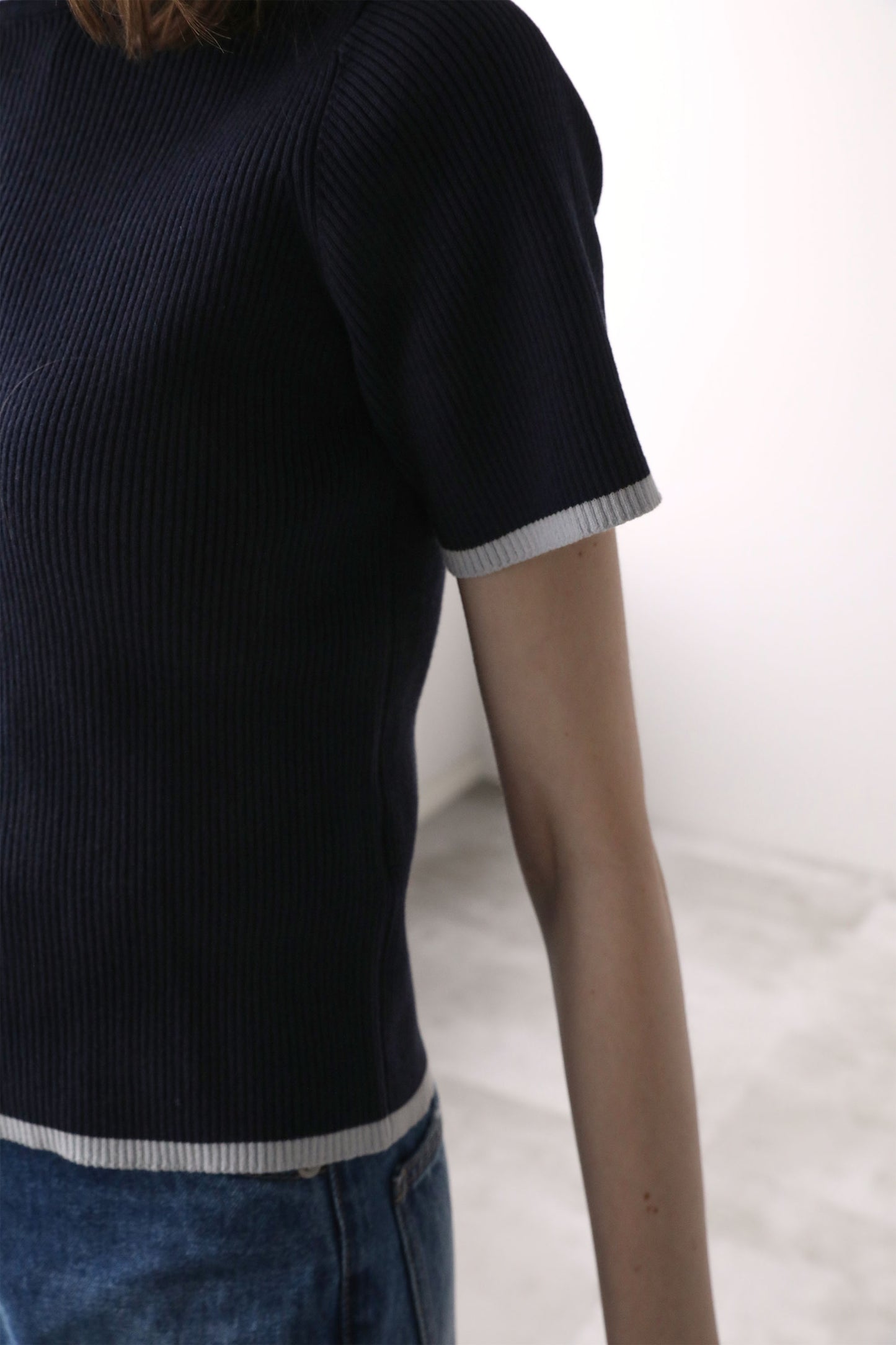 ハーフスリーブフリルニット【NAVY】