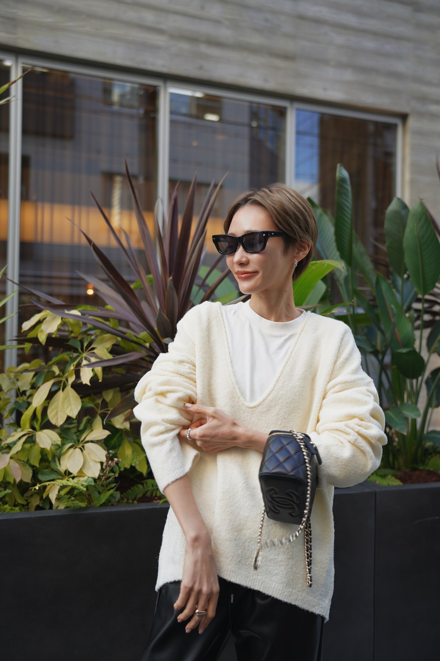 Vネックブークレニット【WHITE】