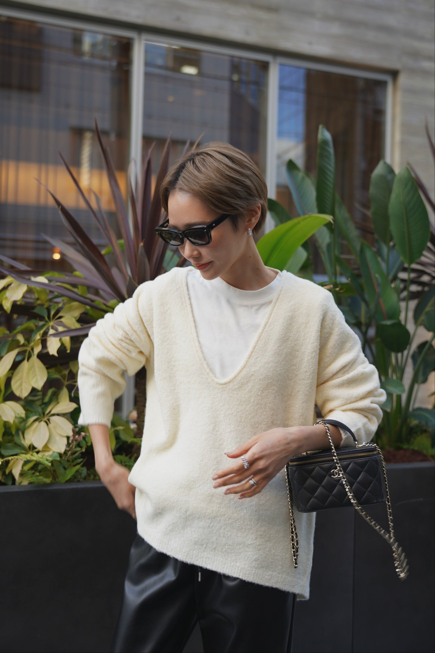 Vネックブークレニット【WHITE】