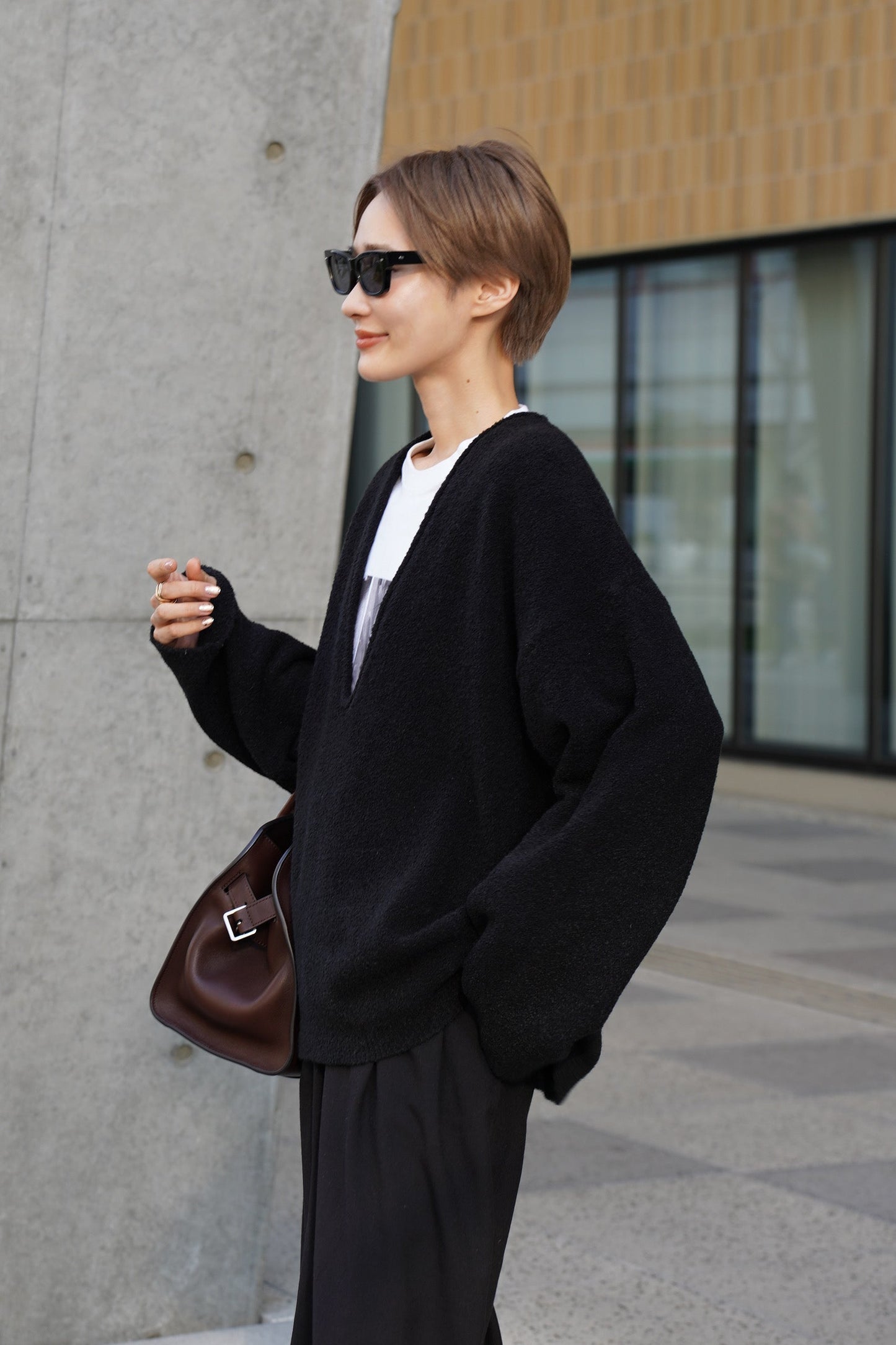 Vネックブークレニット【BLACK】