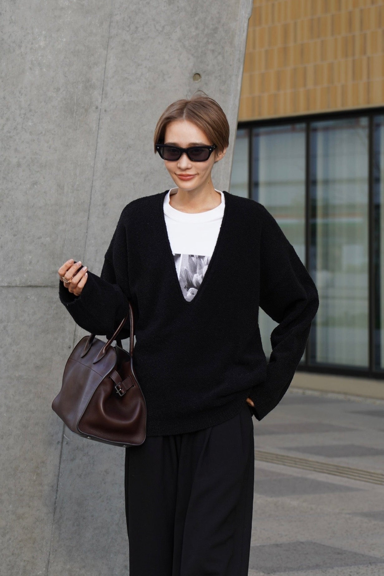 Vネックブークレニット【BLACK】