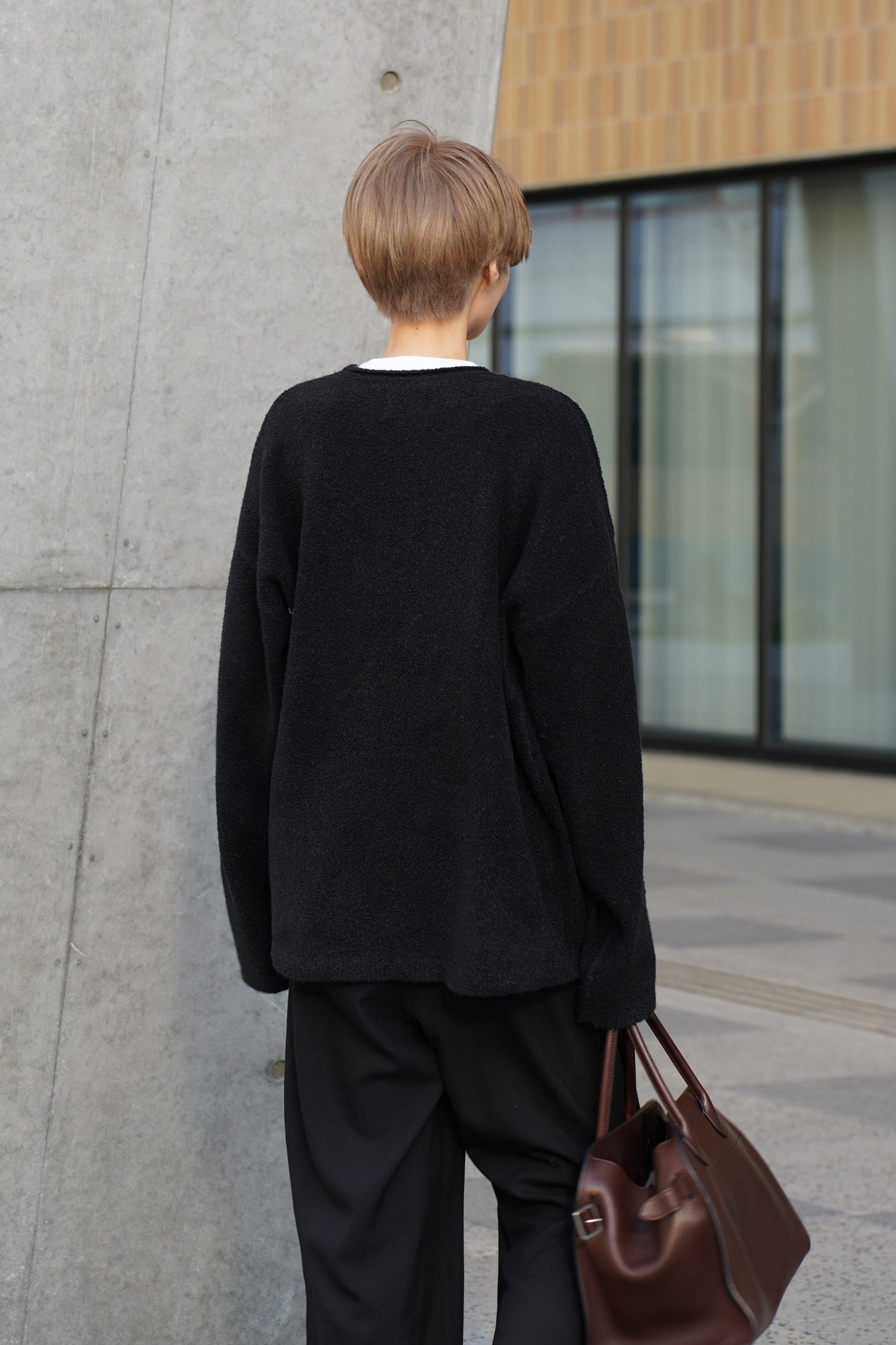 Vネックブークレニット【BLACK】