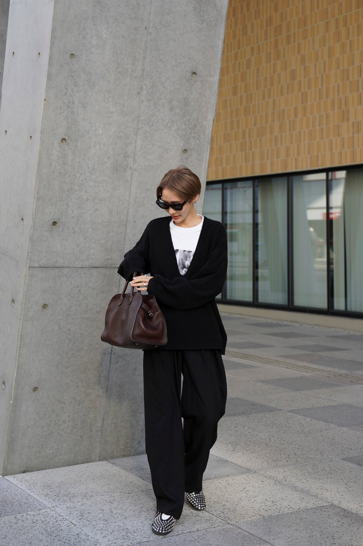 Vネックブークレニット【BLACK】