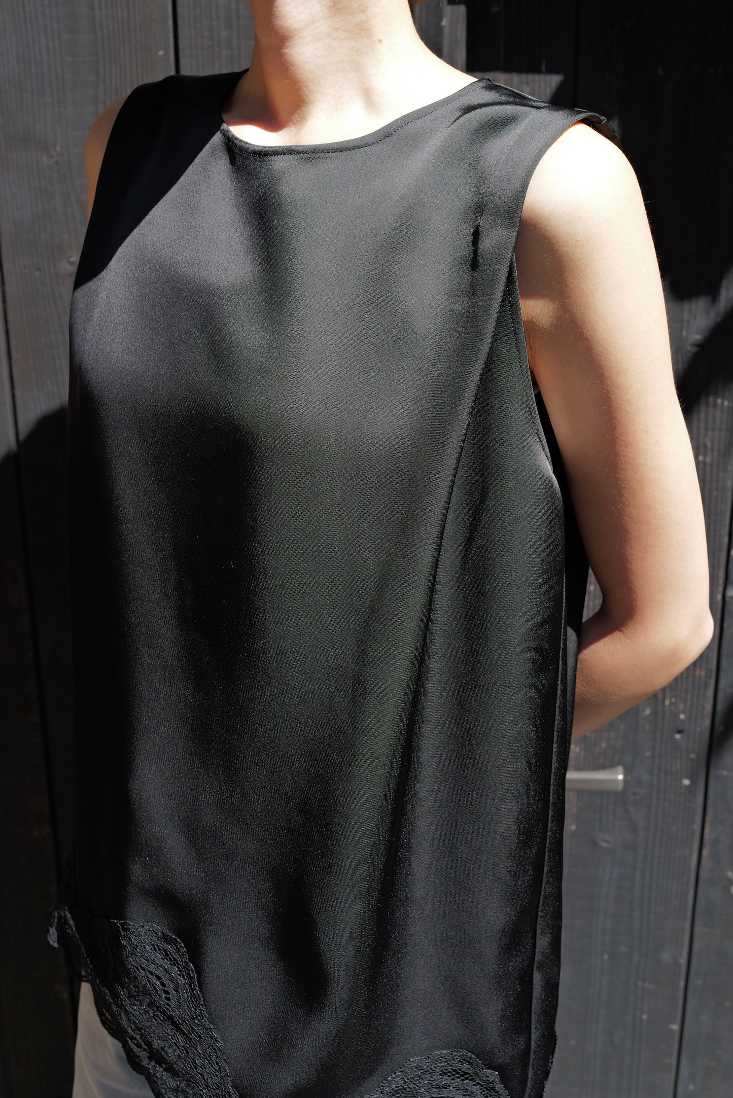 サテンレーストップス【BLACK】