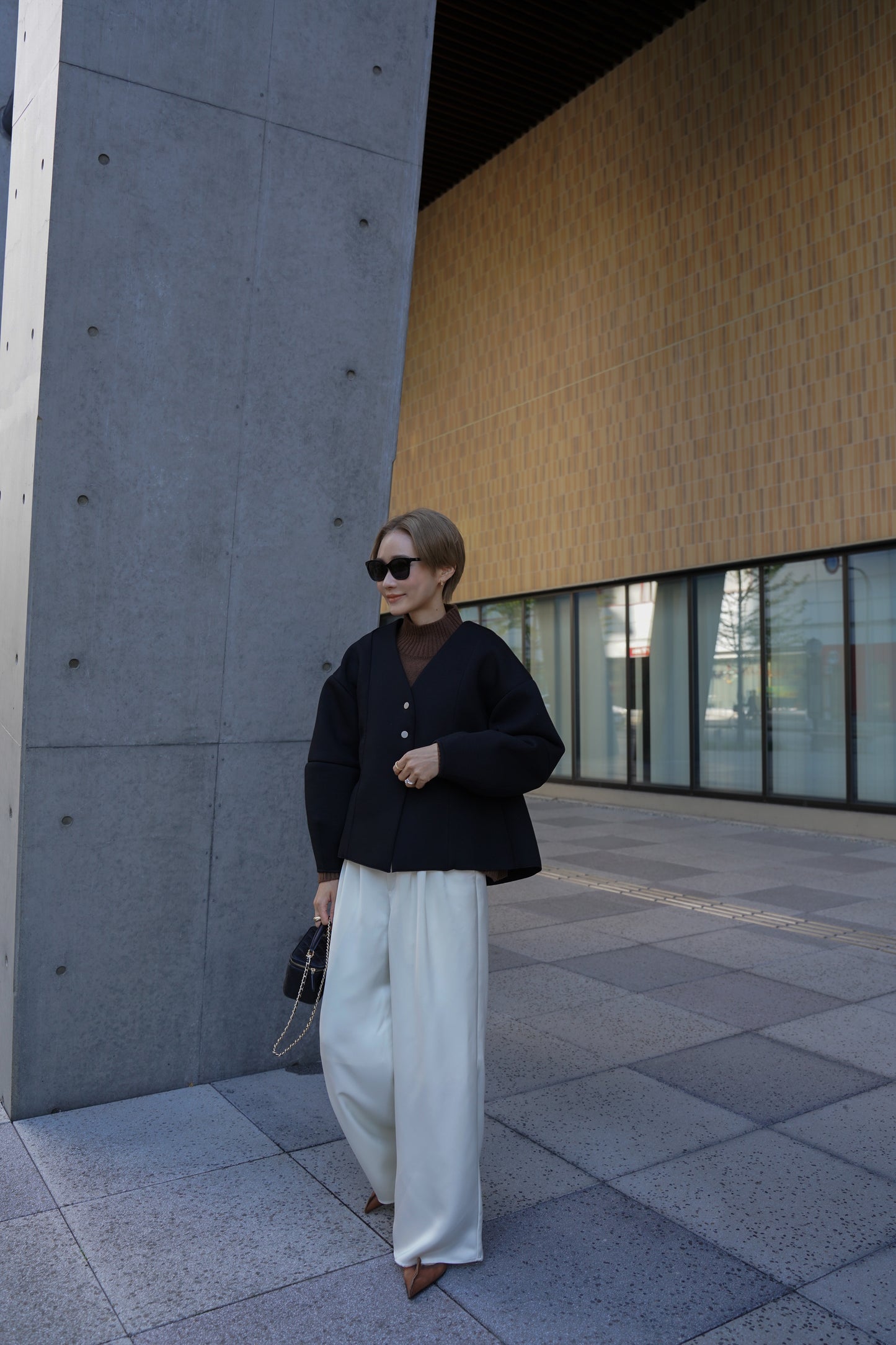 バックフリルアウター【BLACK】