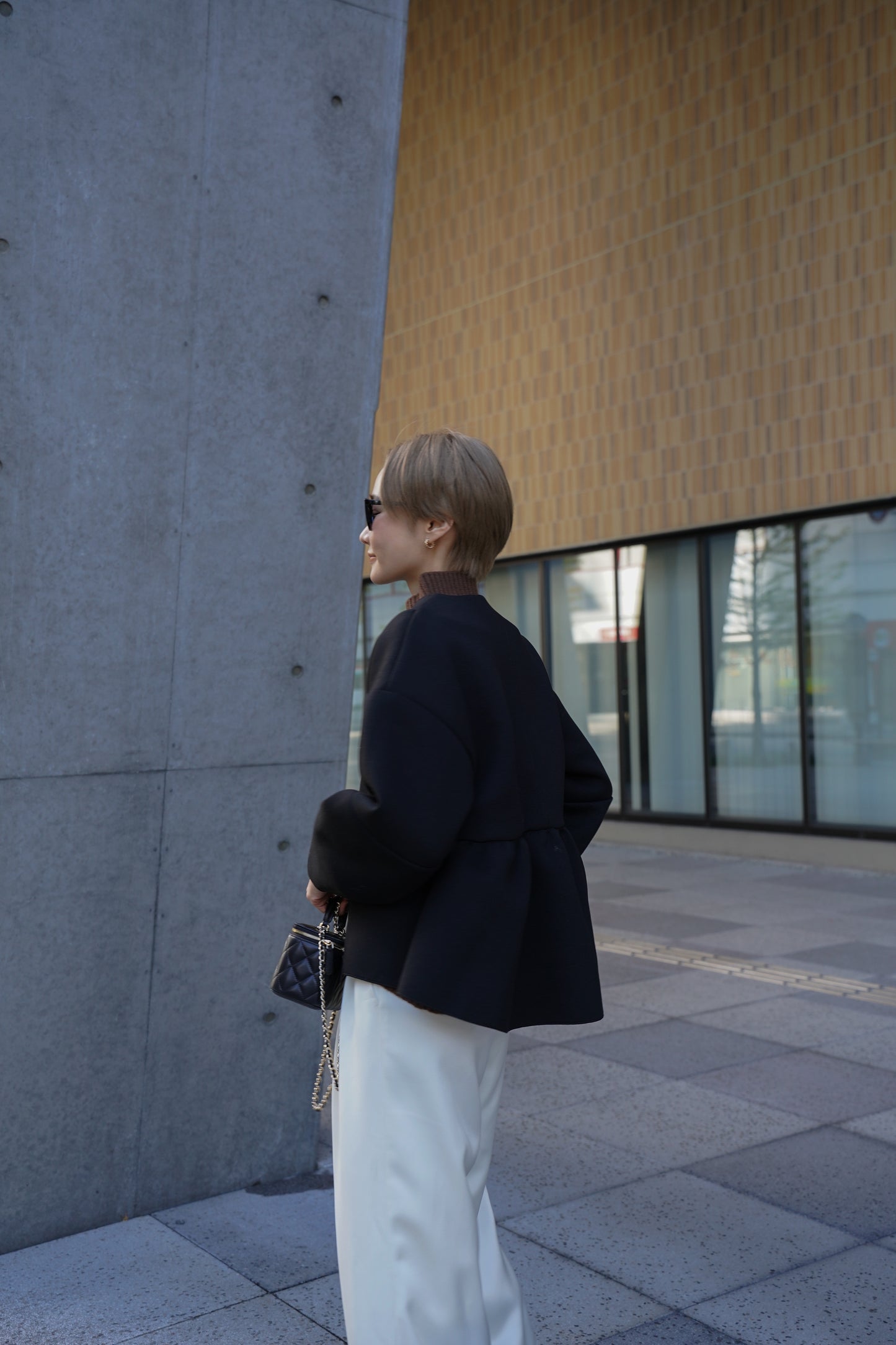 バックフリルアウター【BLACK】