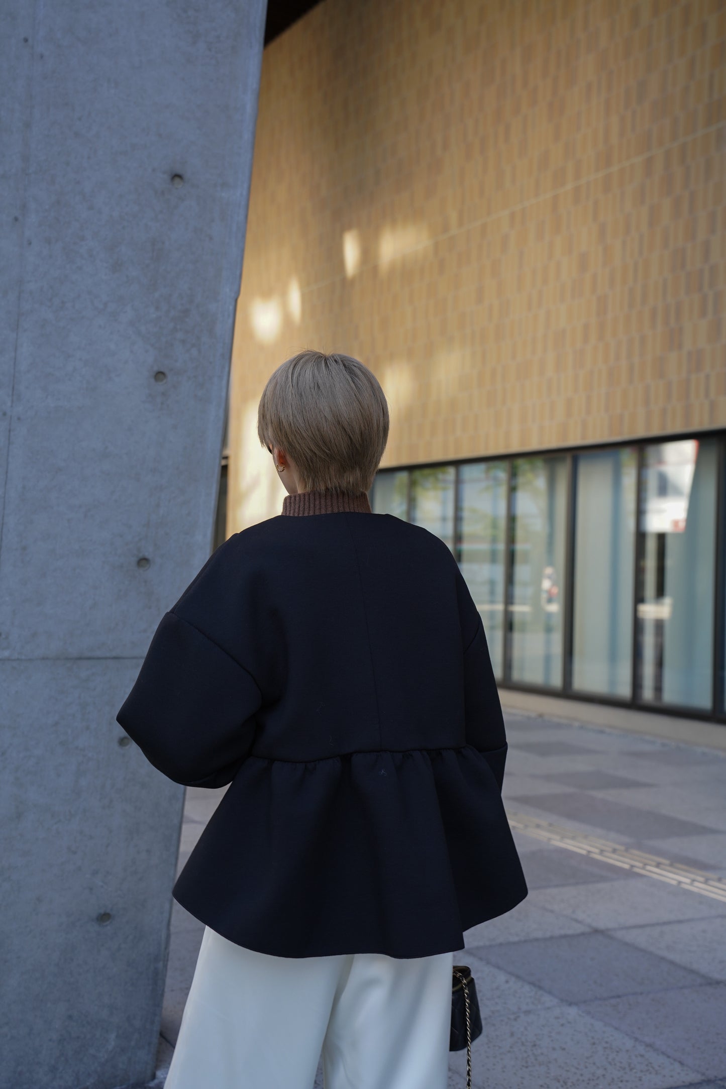 バックフリルアウター【BLACK】