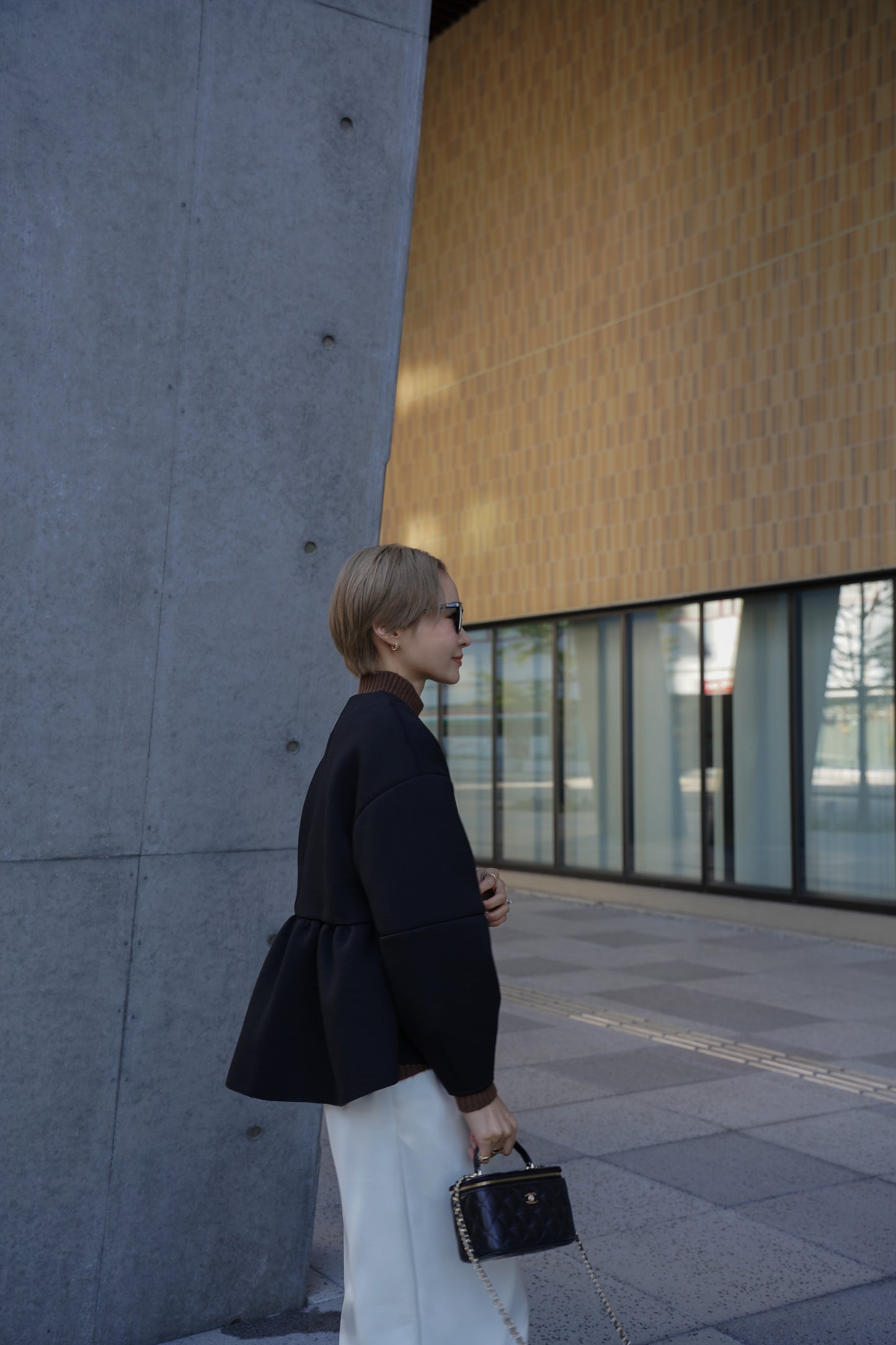 バックフリルアウター【BLACK】