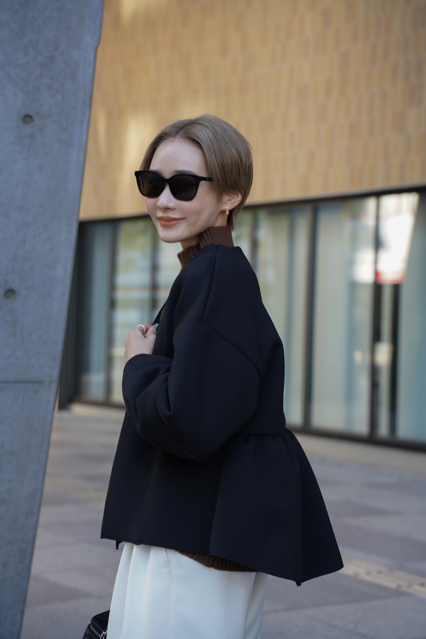 バックフリルアウター【BLACK】