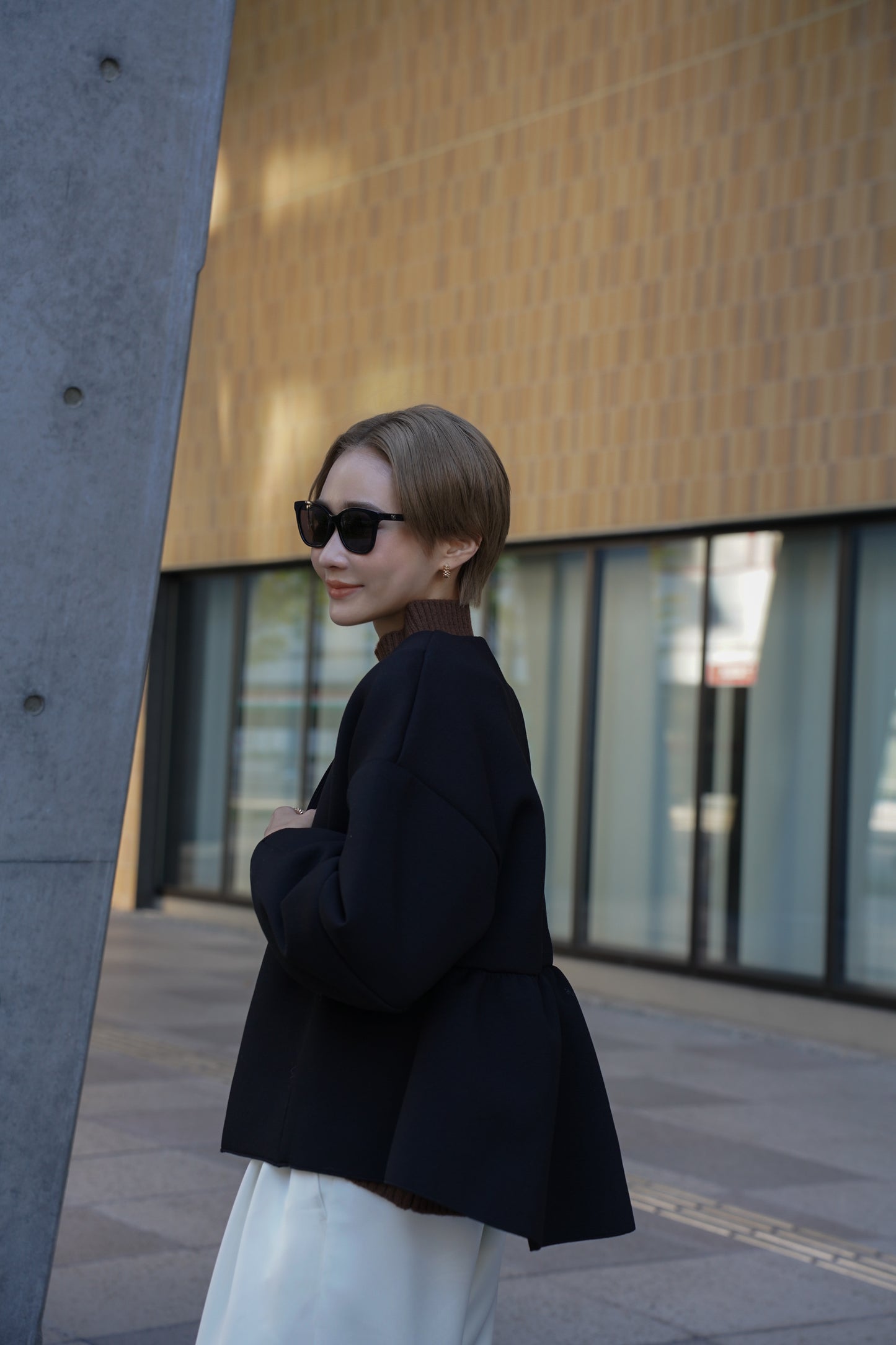 バックフリルアウター【BLACK】